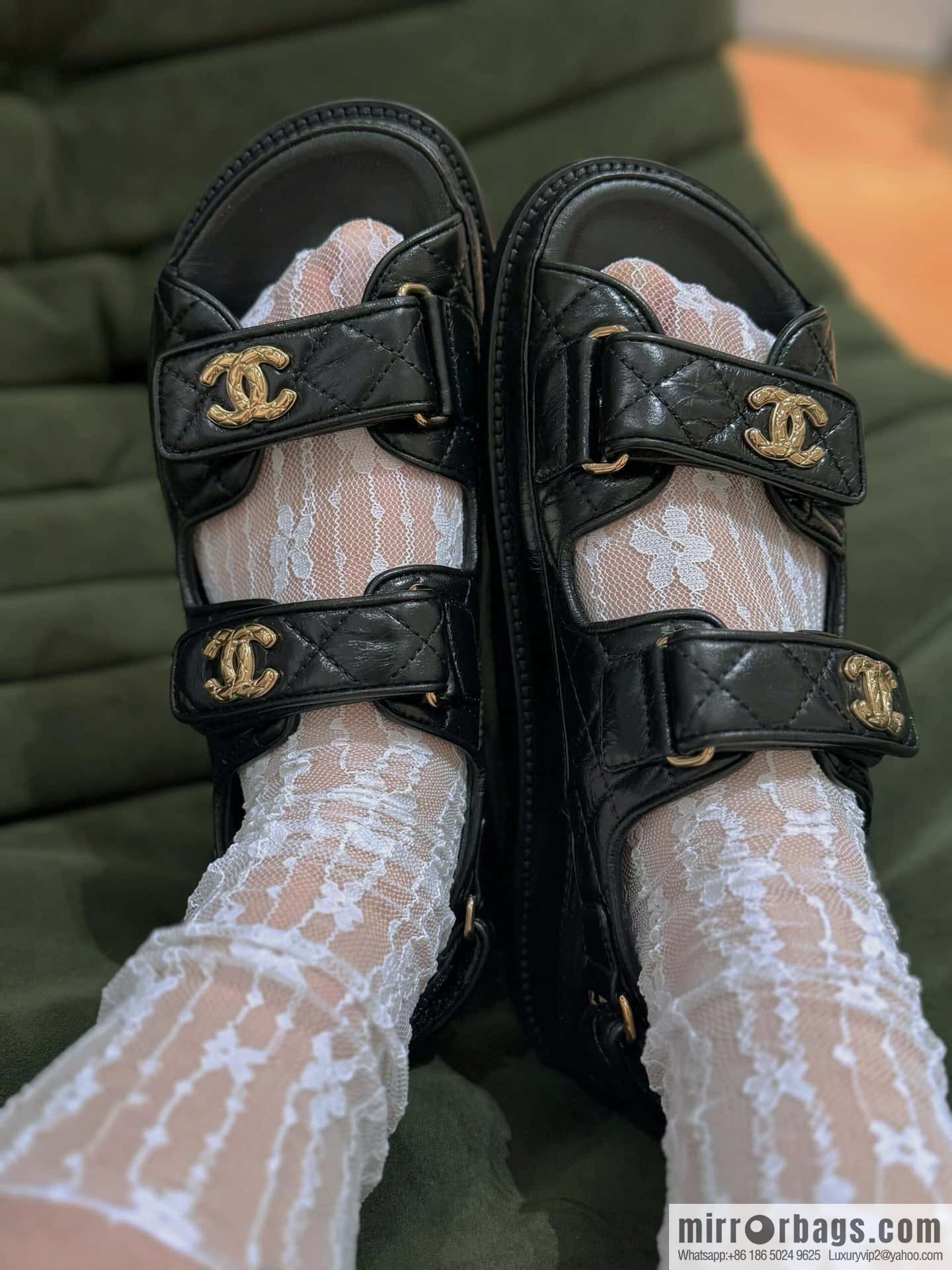 CHANEL Xiaoxiang The latest double Gold buckle, Velcro beach model