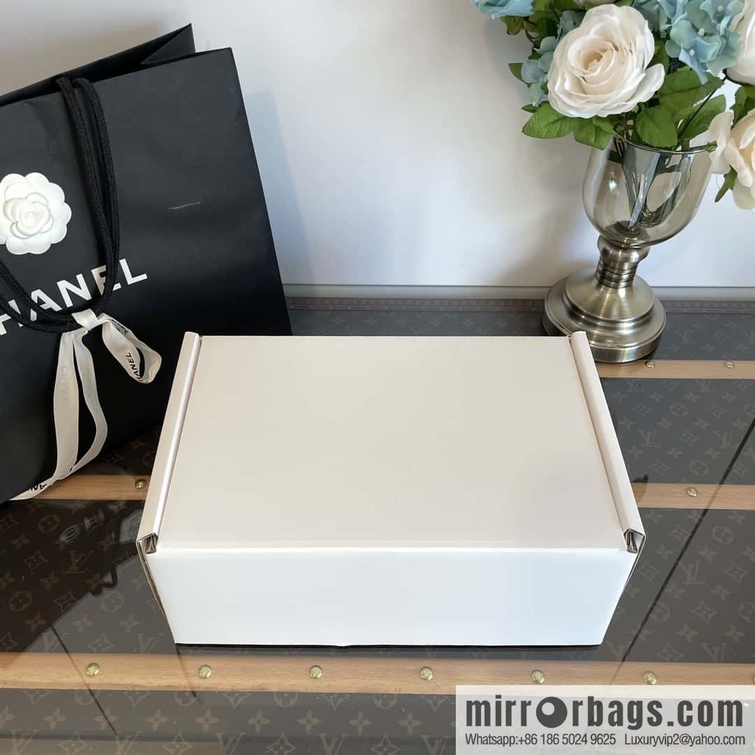 CHANEL Xiaoxiang The latest double Gold buckle, Velcro beach model