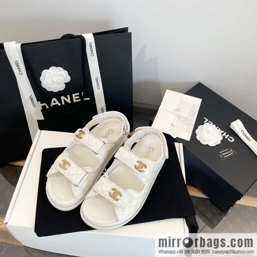 CHANEL Xiaoxiang The latest double Gold buckle, Velcro beach model