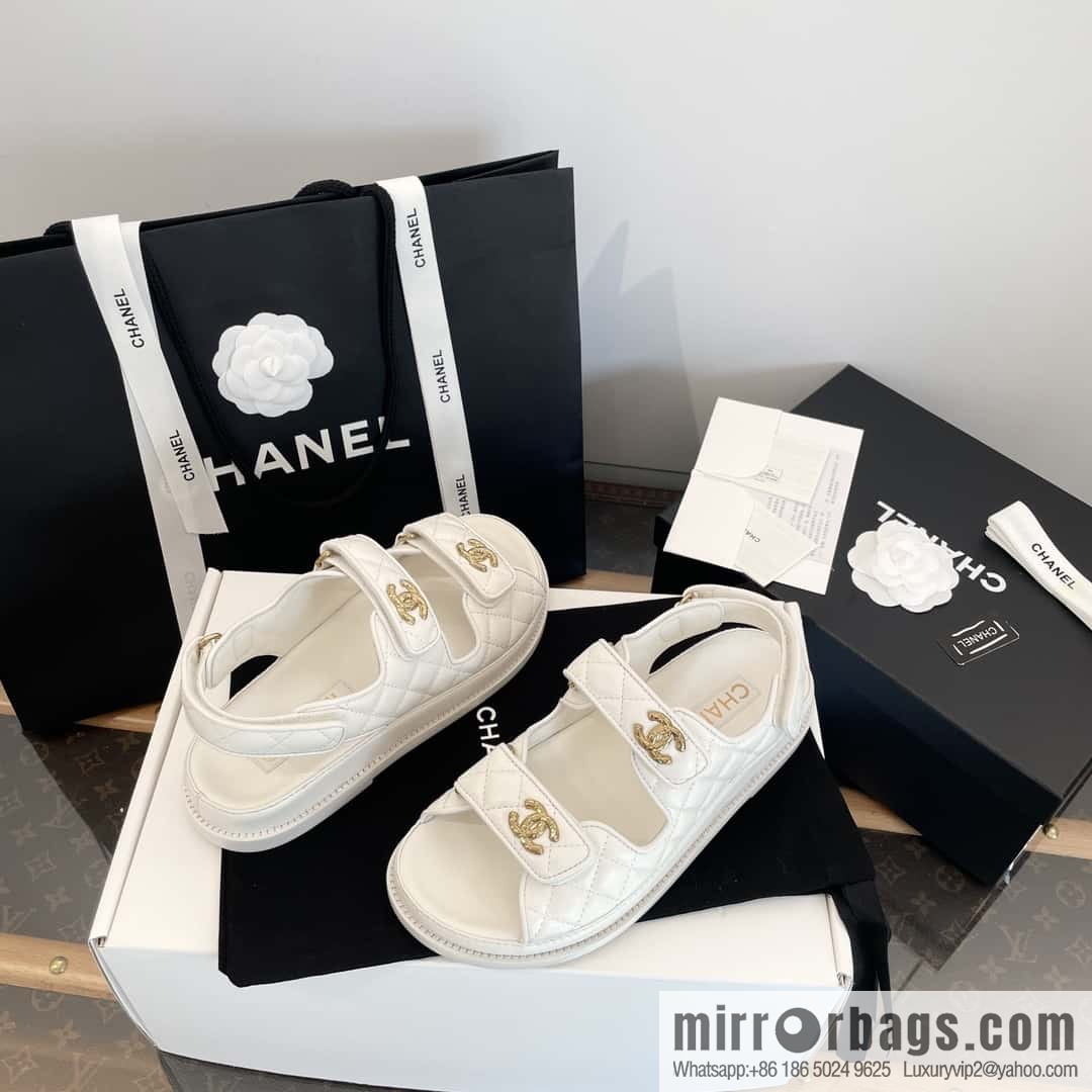 CHANEL Xiaoxiang The latest double Gold buckle, Velcro beach model