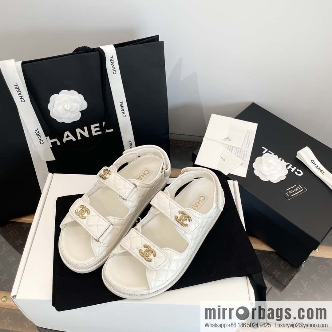 CHANEL Xiaoxiang The latest double Gold buckle, Velcro beach model