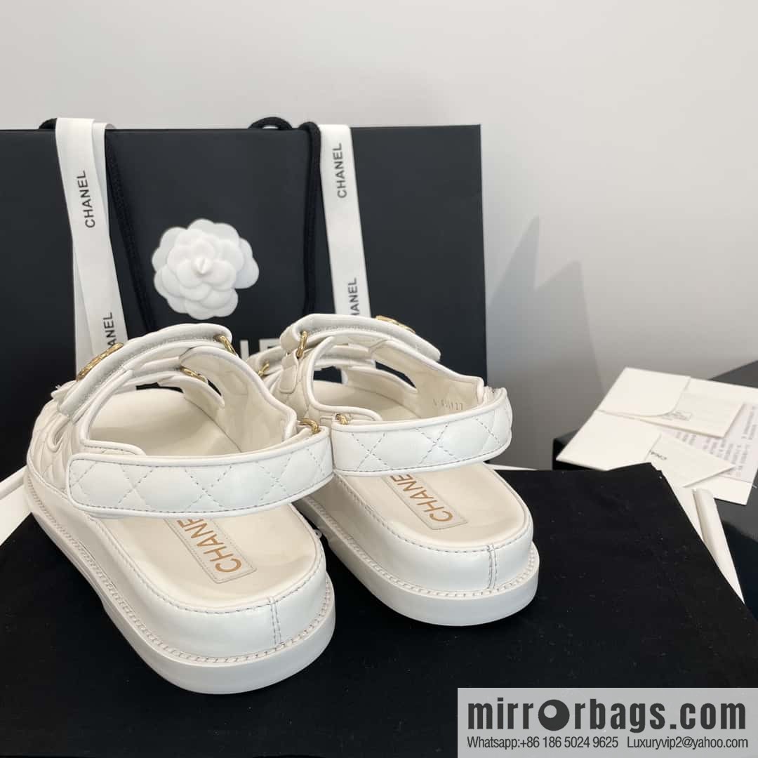 CHANEL Xiaoxiang The latest double Gold buckle, Velcro beach model