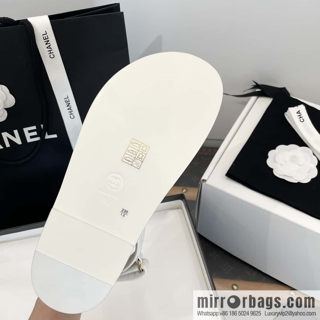 CHANEL Xiaoxiang The latest double Gold buckle, Velcro beach model