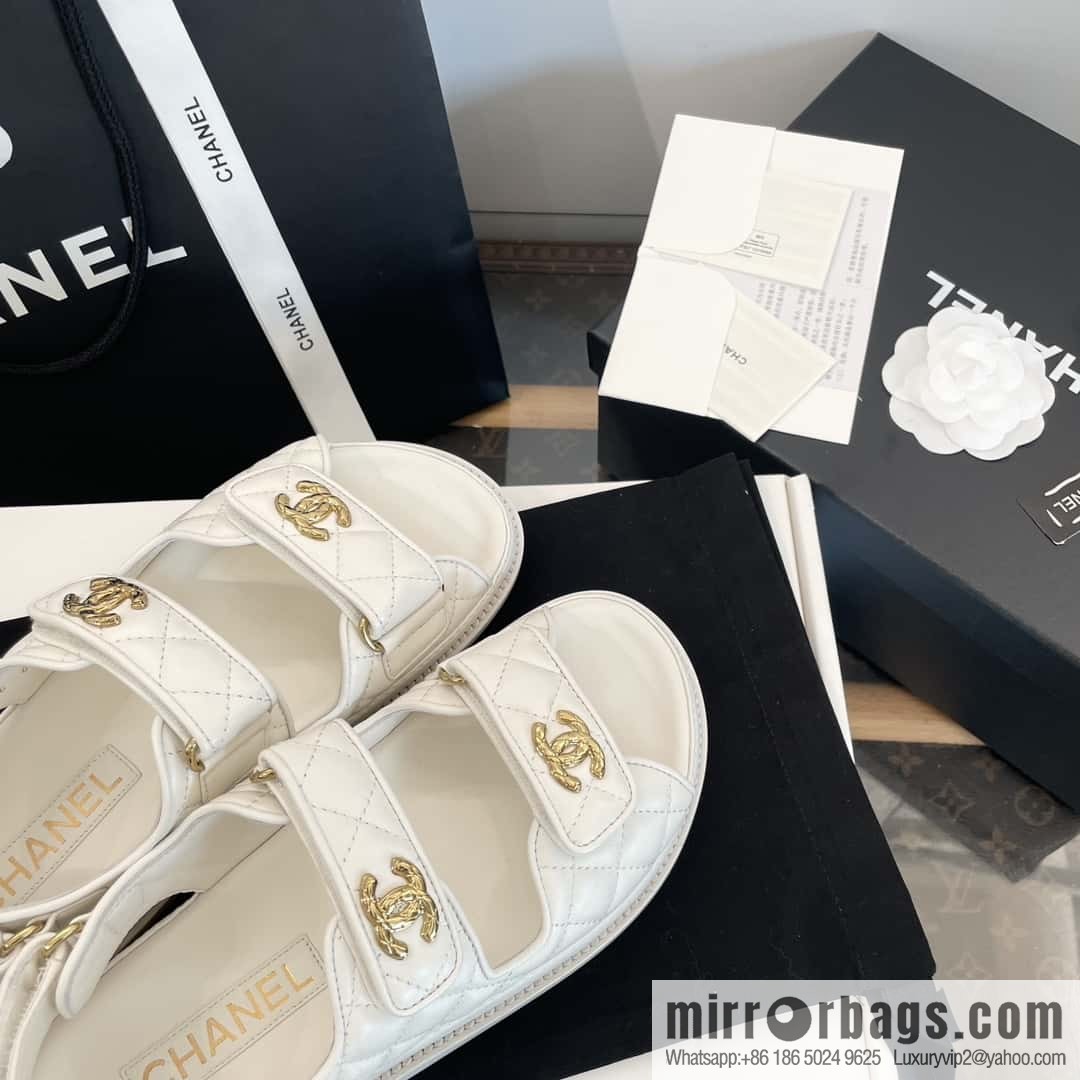 CHANEL Xiaoxiang The latest double Gold buckle, Velcro beach model