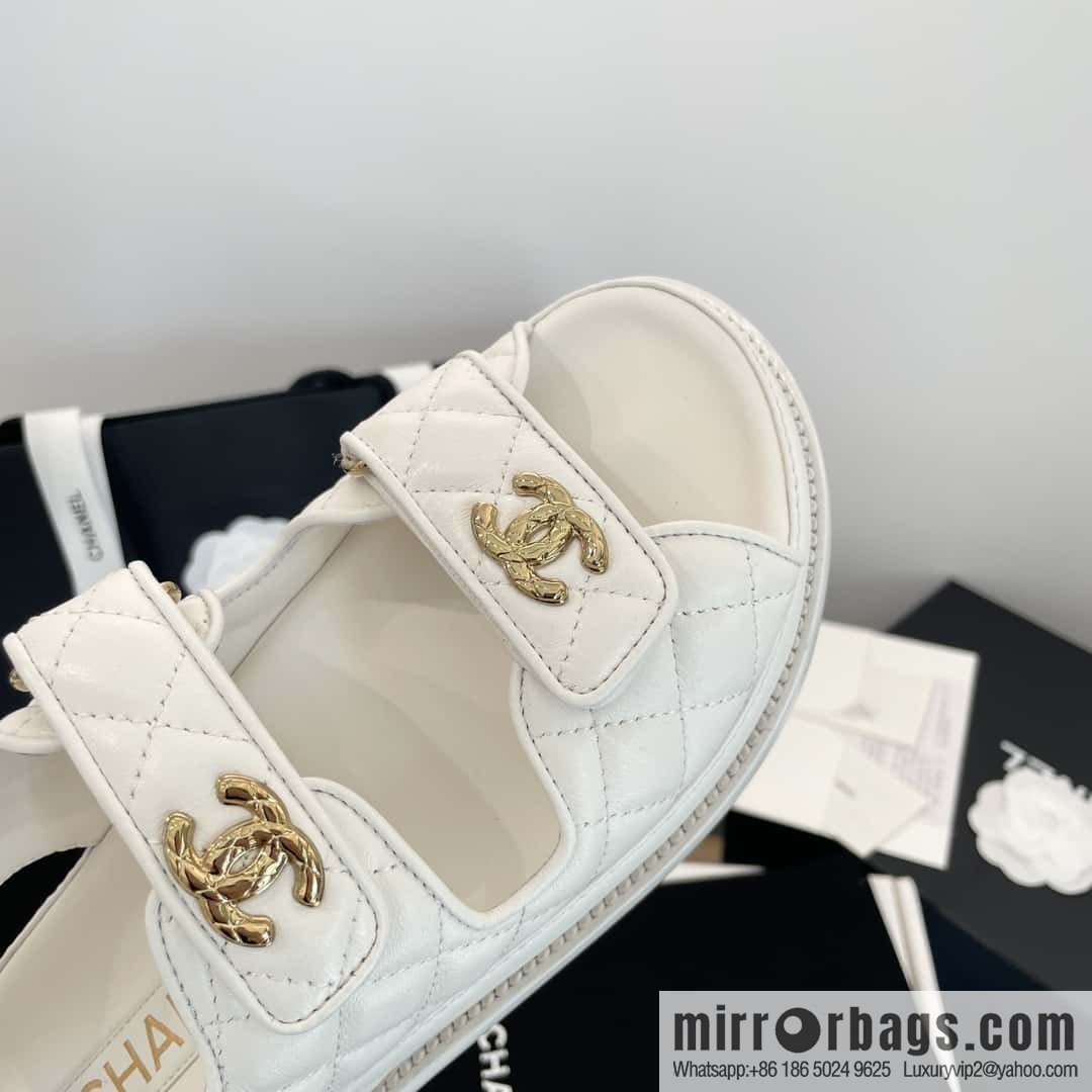 CHANEL Xiaoxiang The latest double Gold buckle, Velcro beach model