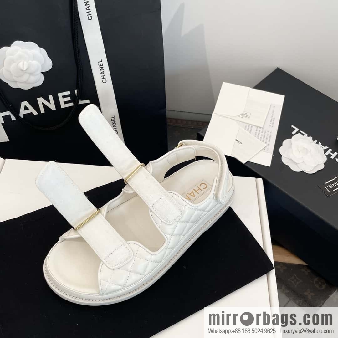 CHANEL Xiaoxiang The latest double Gold buckle, Velcro beach model