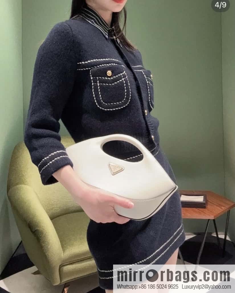 PRADA 🎉 new dumpling bag 🎉 1BA421 white