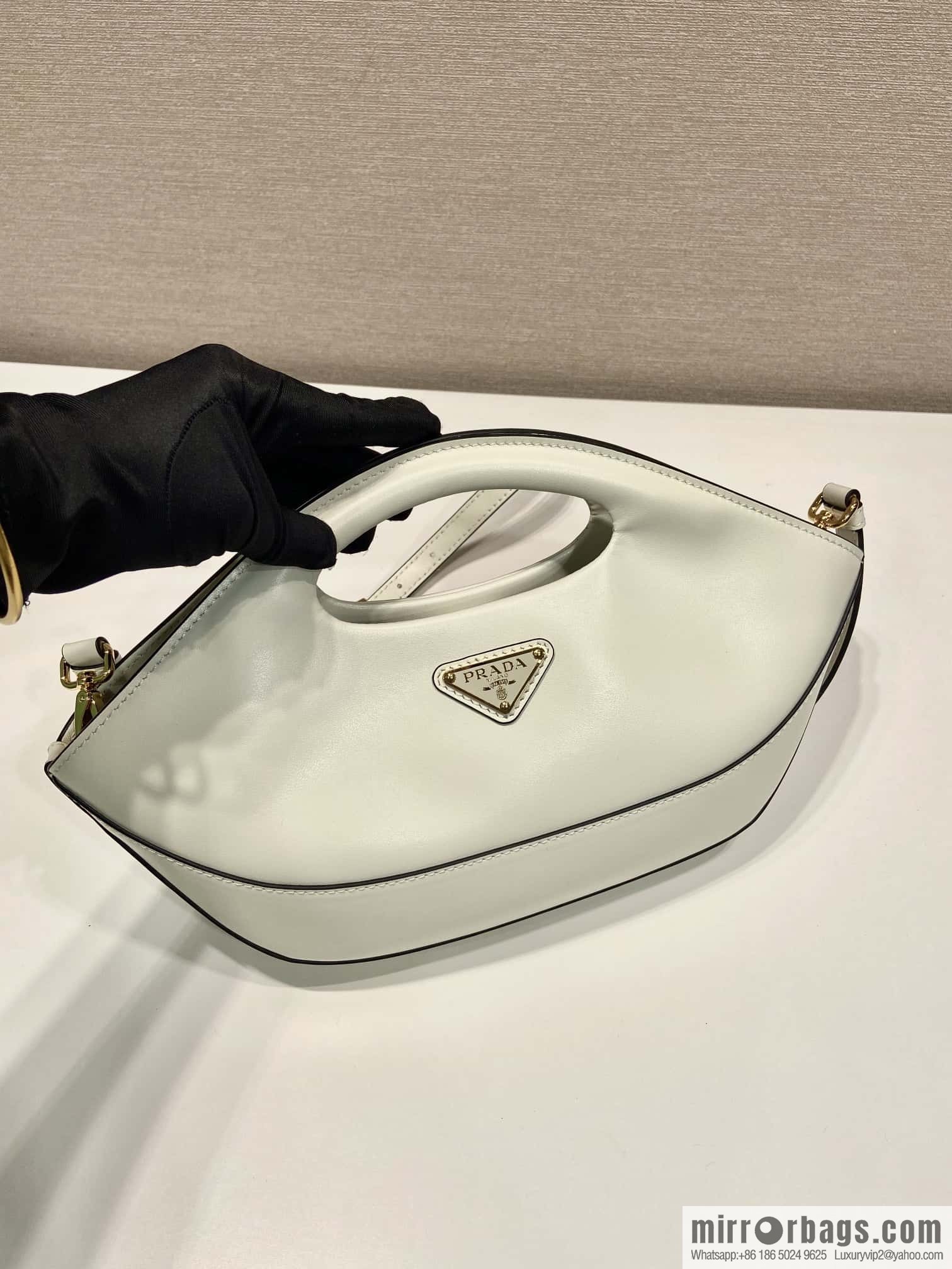 PRADA 🎉 new dumpling bag 🎉 1BA421 white