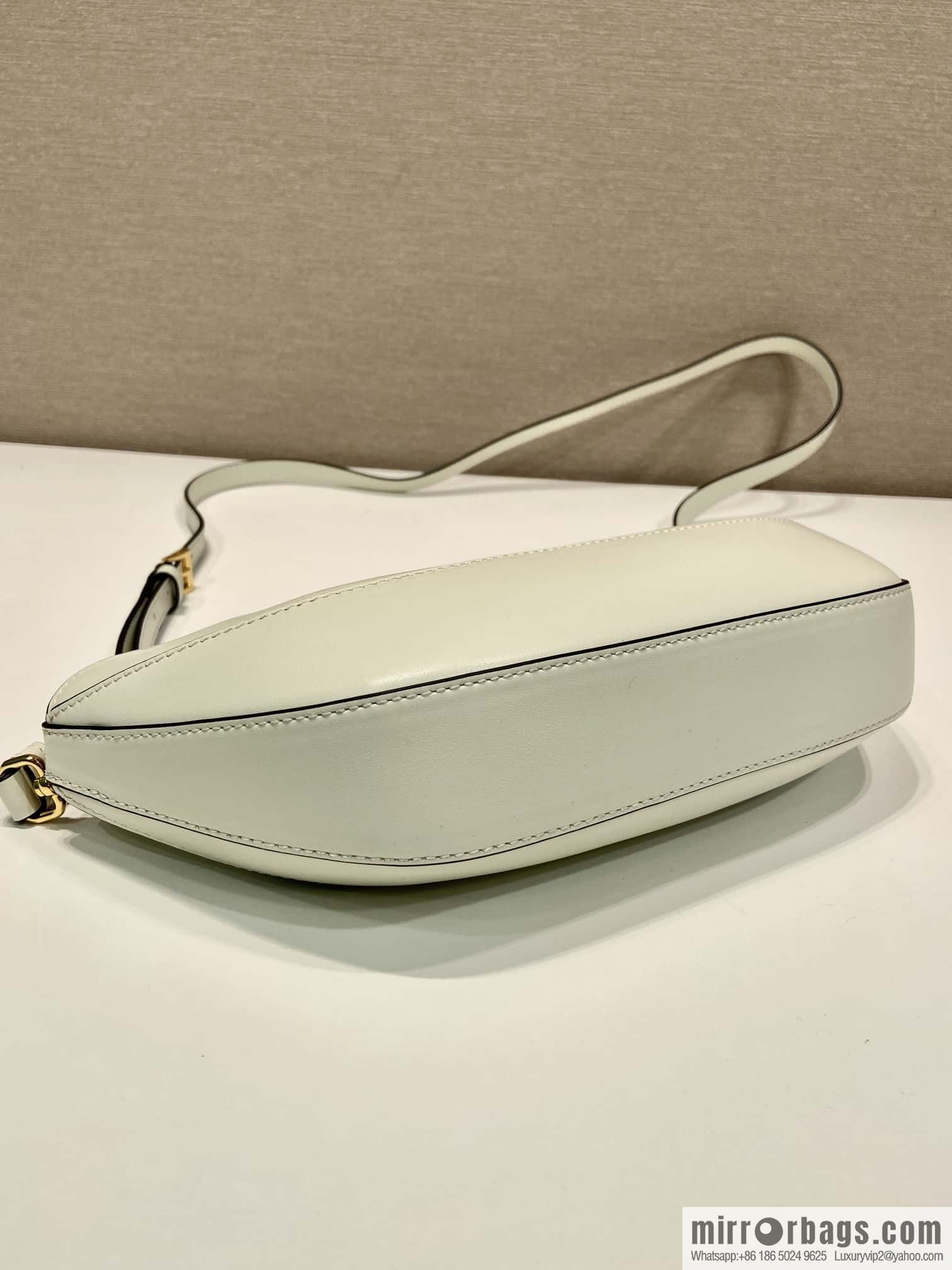 PRADA 🎉 new dumpling bag 🎉 1BA421 white