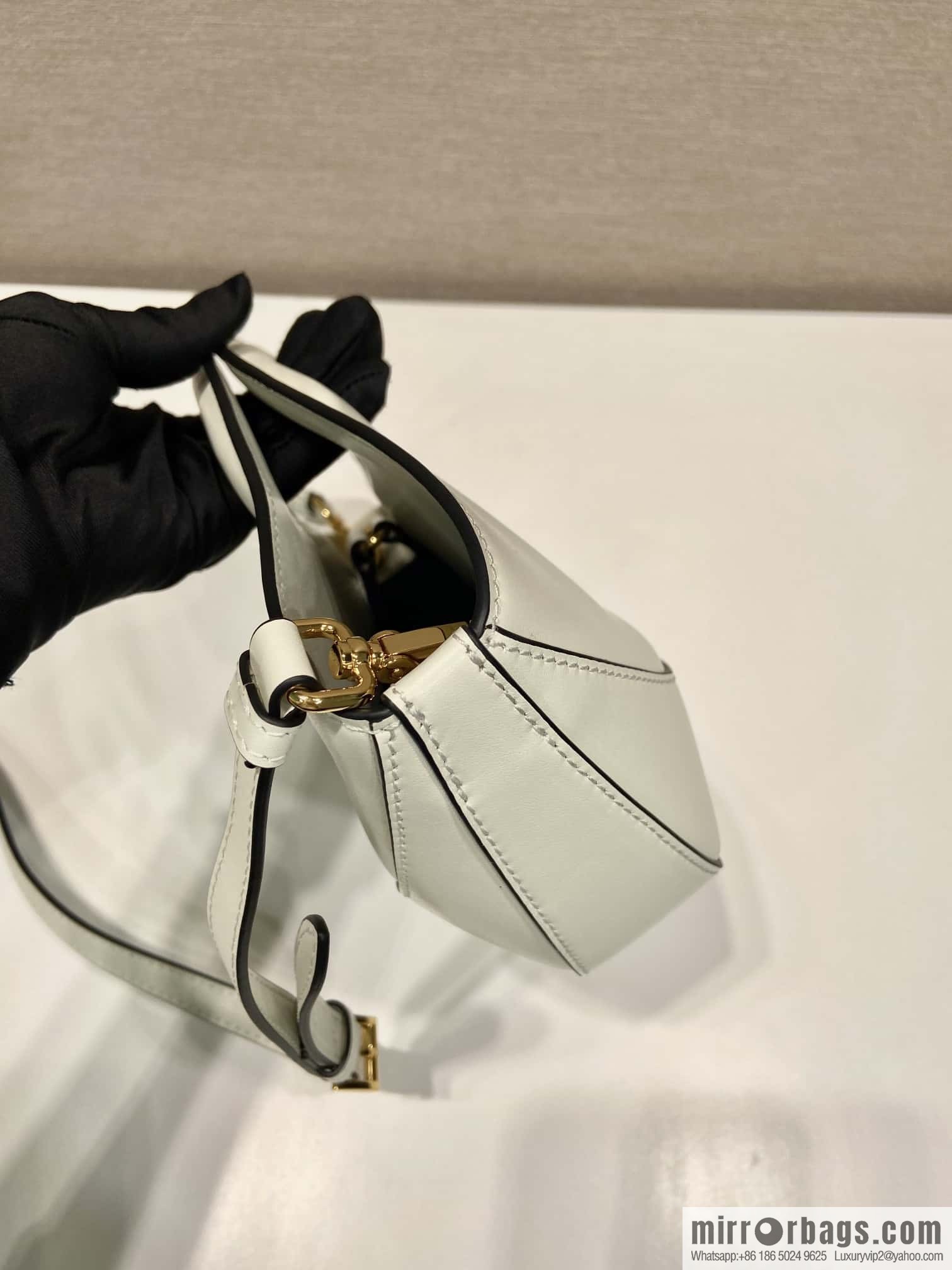 PRADA 🎉 new dumpling bag 🎉 1BA421 white