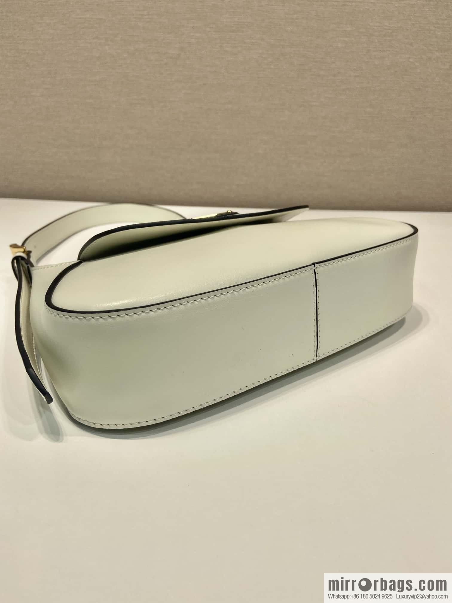 PRADA 🎉 new shoulder bag 🎉 1BD358 white