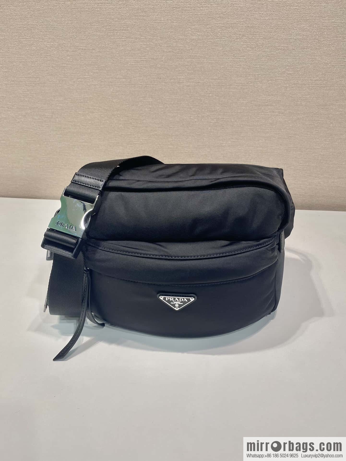 PRADA 🎉 new 🎉 2VH038B messenger bag