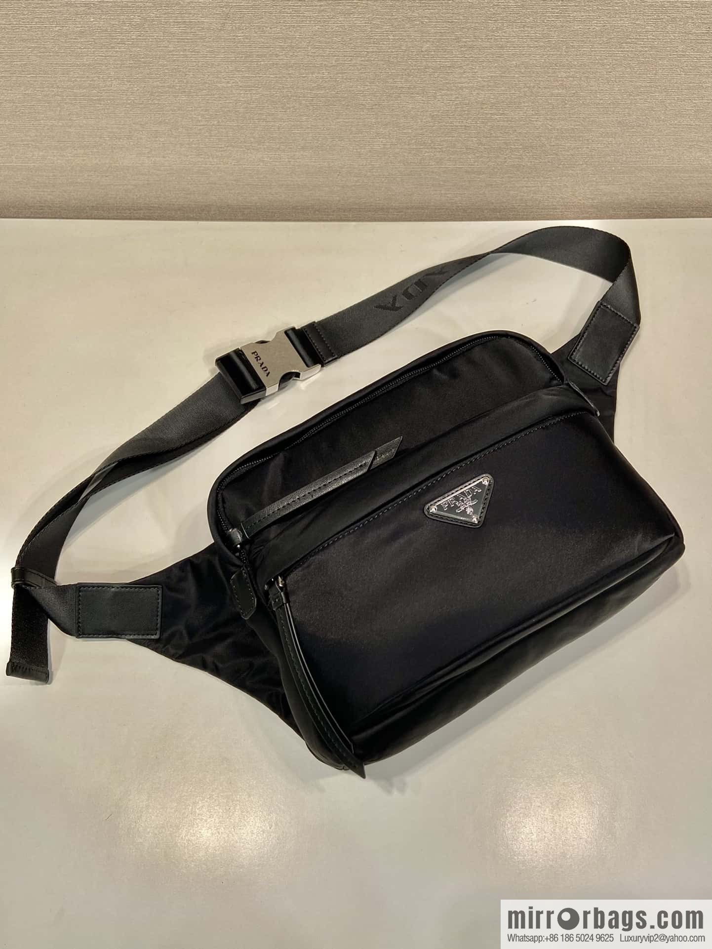PRADA 🎉 new 🎉 2VH038B messenger bag