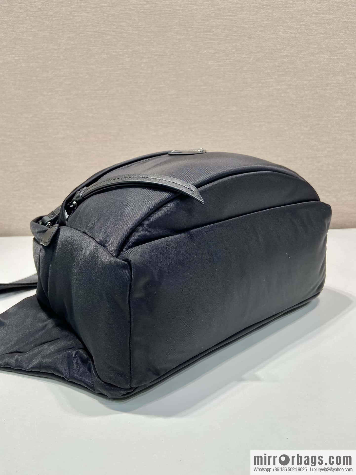 PRADA 🎉 new 🎉 2VH038B messenger bag