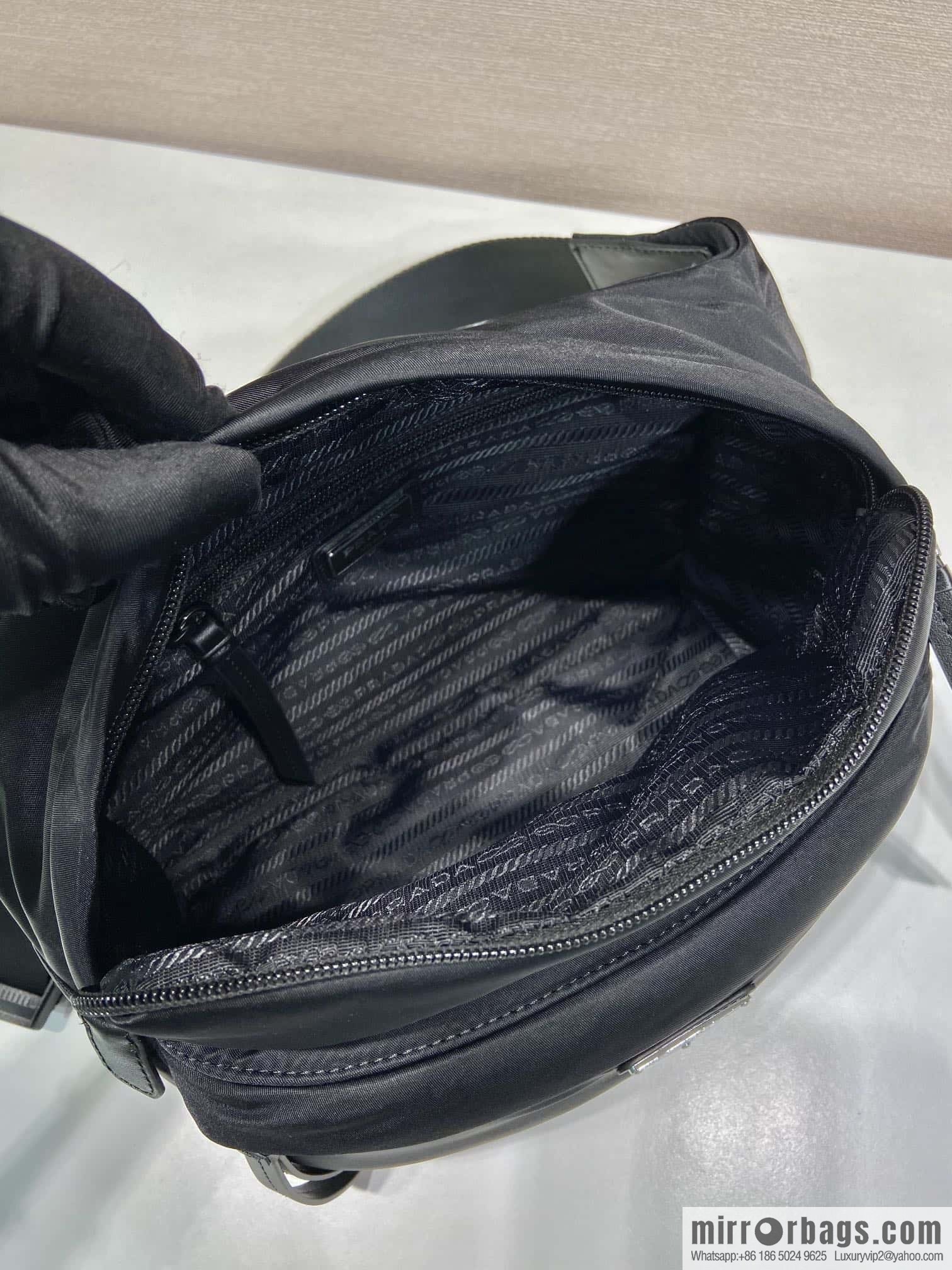 PRADA 🎉 new 🎉 2VH038B messenger bag