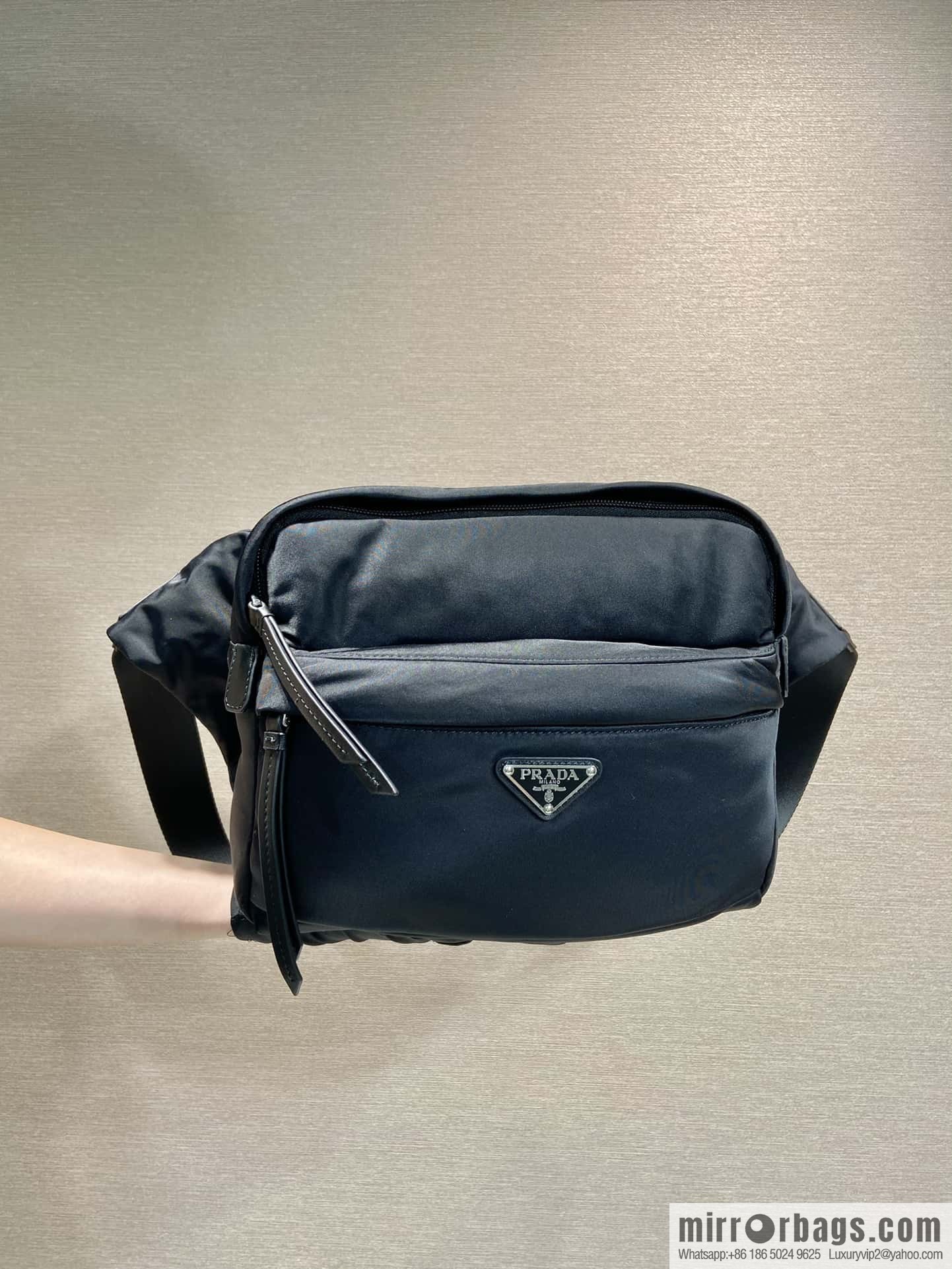 PRADA 🎉 new 🎉 2VH038B messenger bag