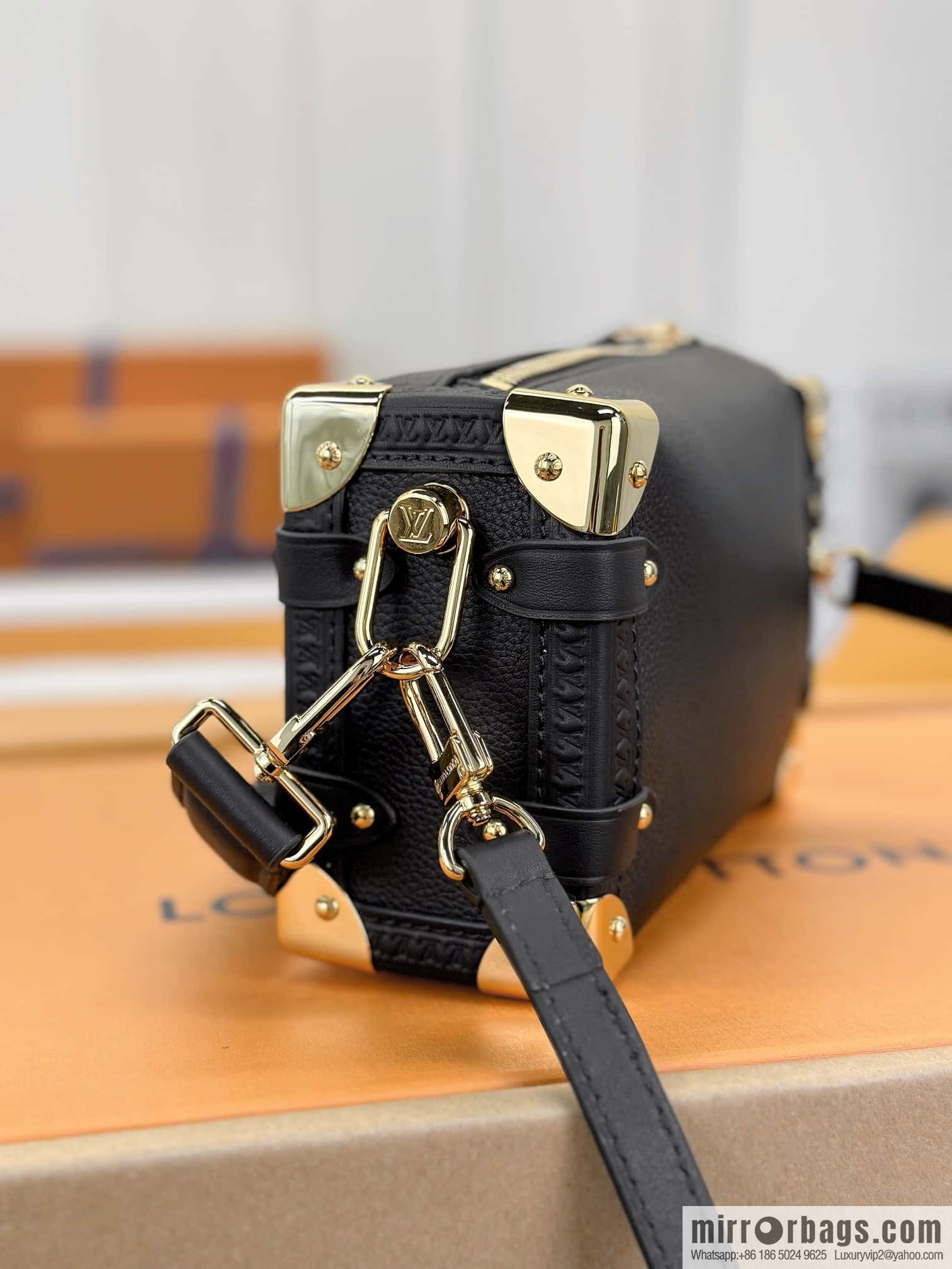 LV M23817 SIDE TRUNK small handbag