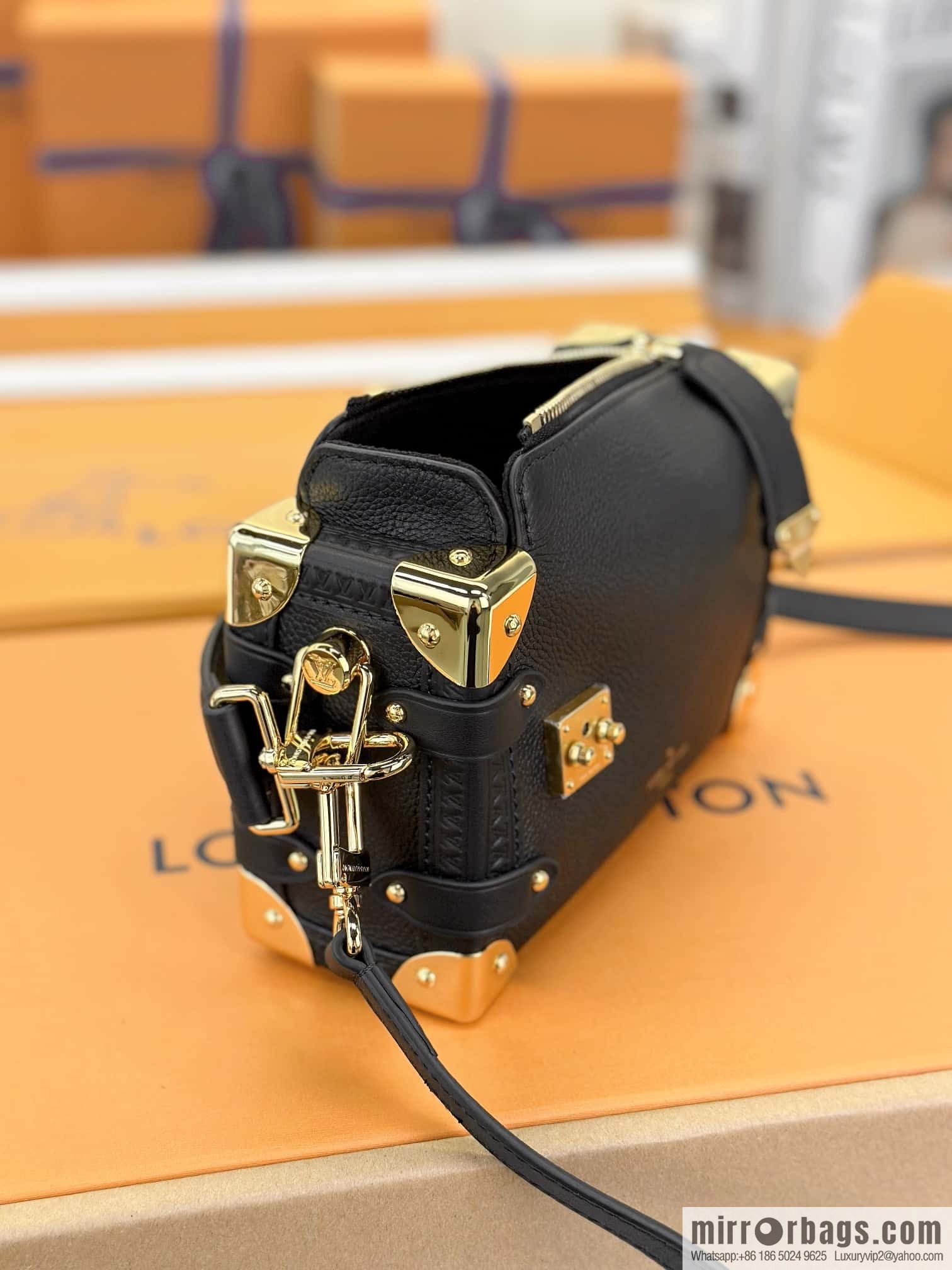 LV M23817 SIDE TRUNK small handbag