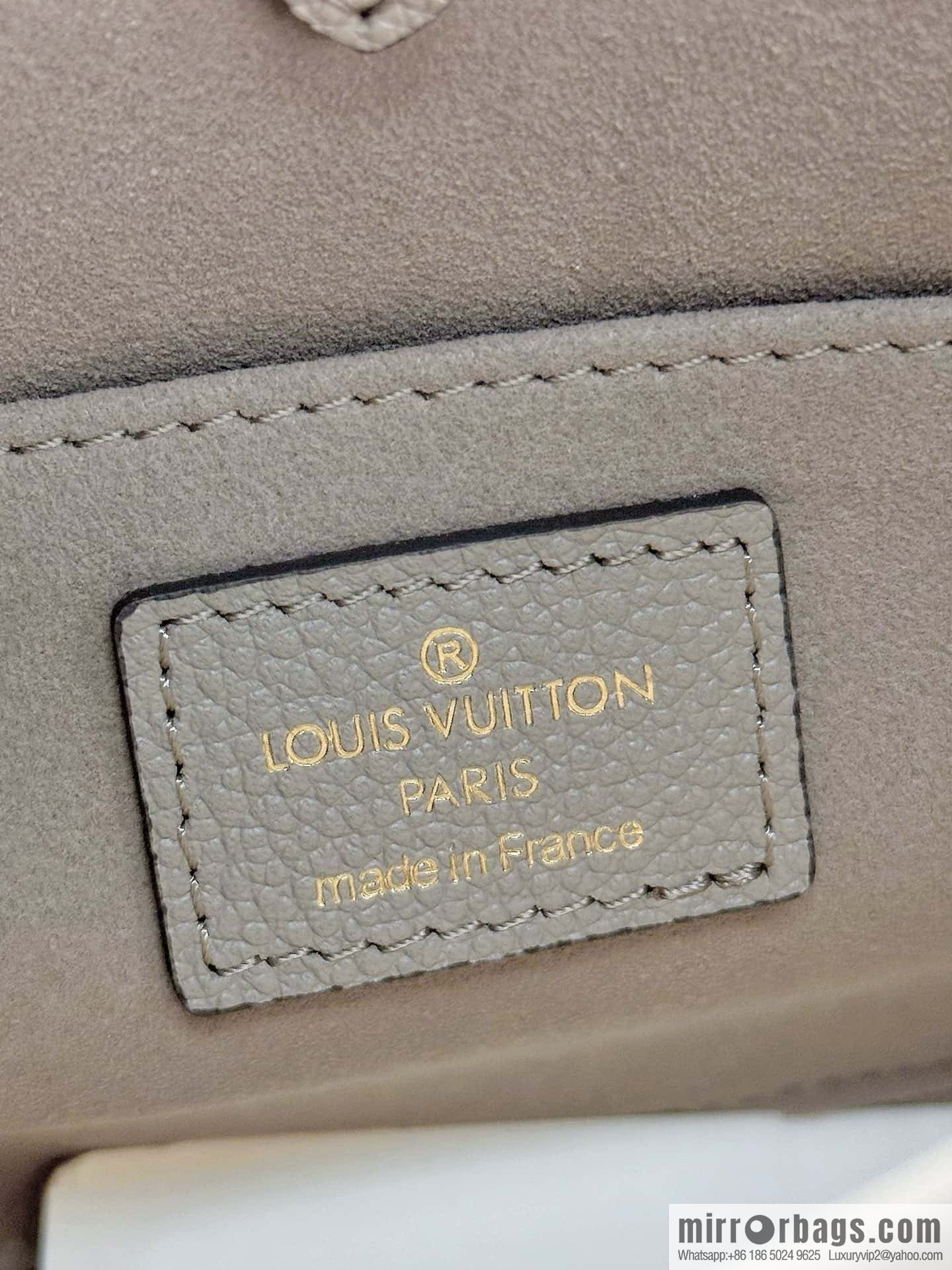 LV M47054 ONTHEGO BB handbag
