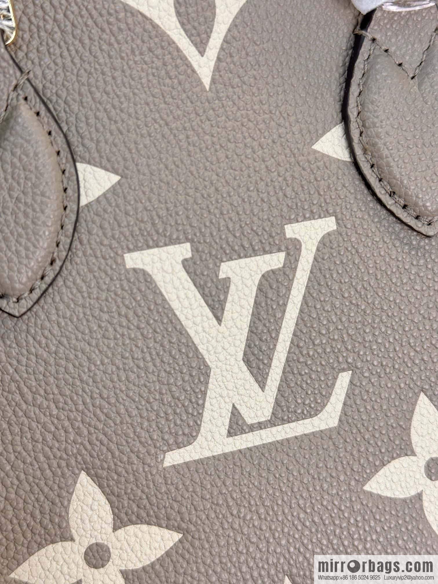 LV M47054 ONTHEGO BB handbag