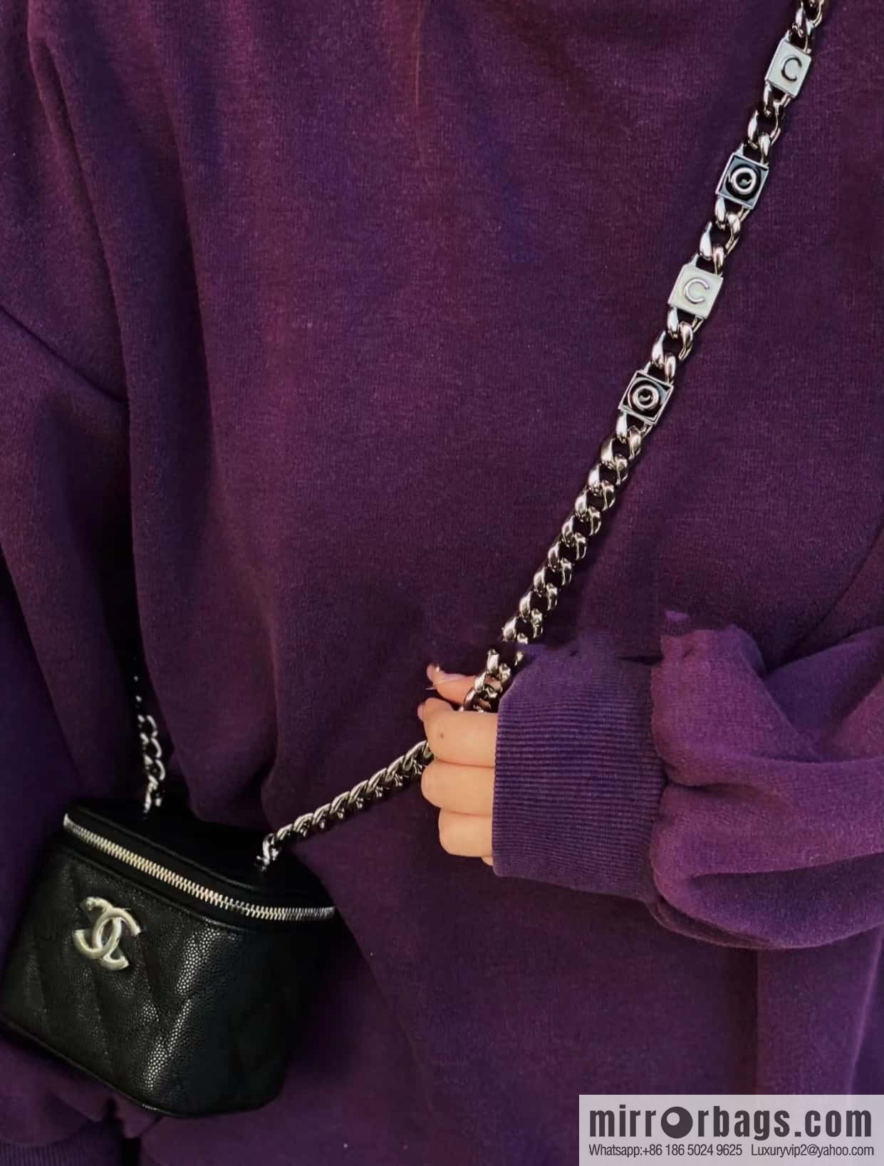 CHANEL 2022cc spring and summer series, enamel buckle lychee leather mouth red envelope AP2718