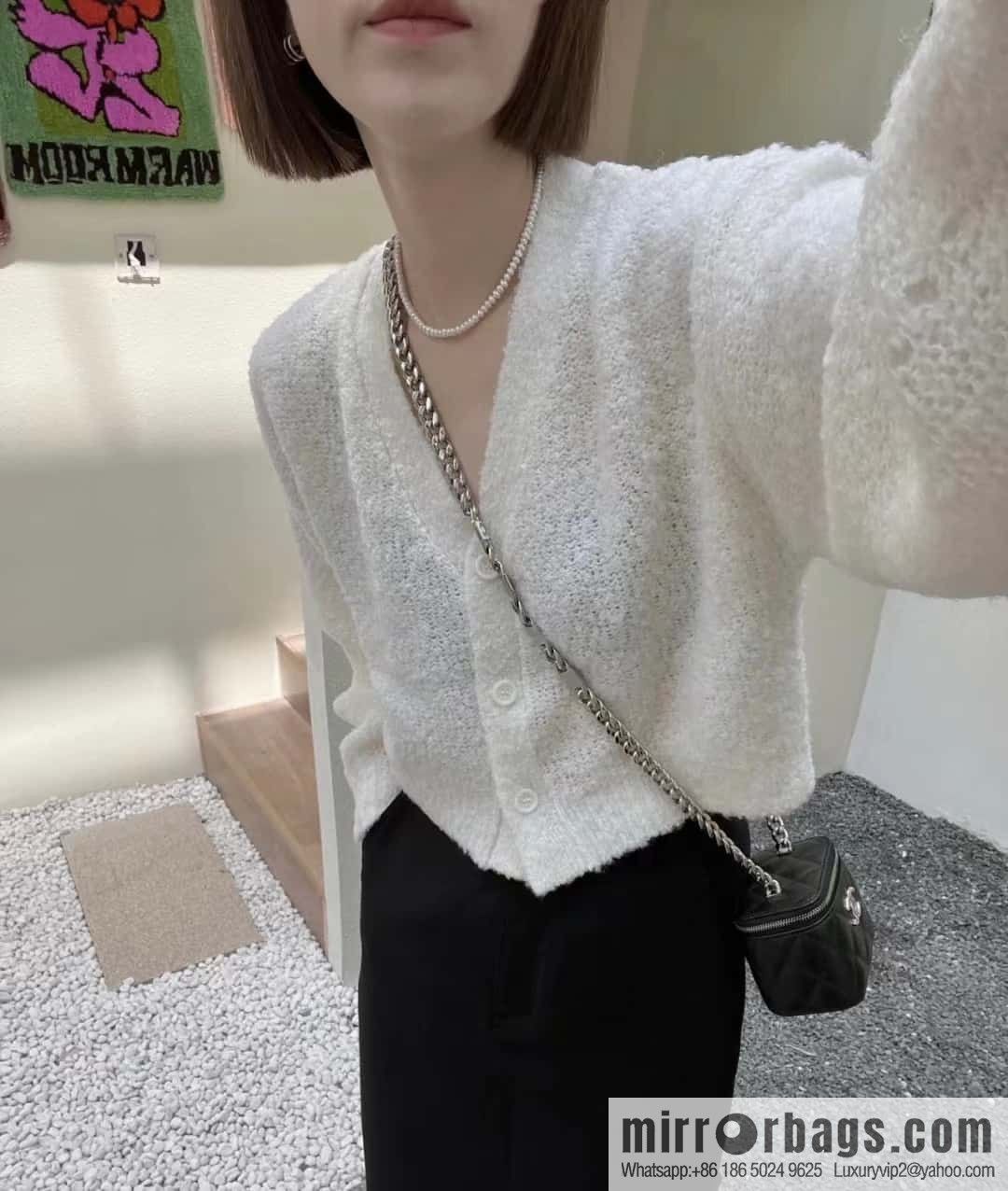 CHANEL 2022cc spring and summer series, enamel buckle lychee leather mouth red envelope AP2718