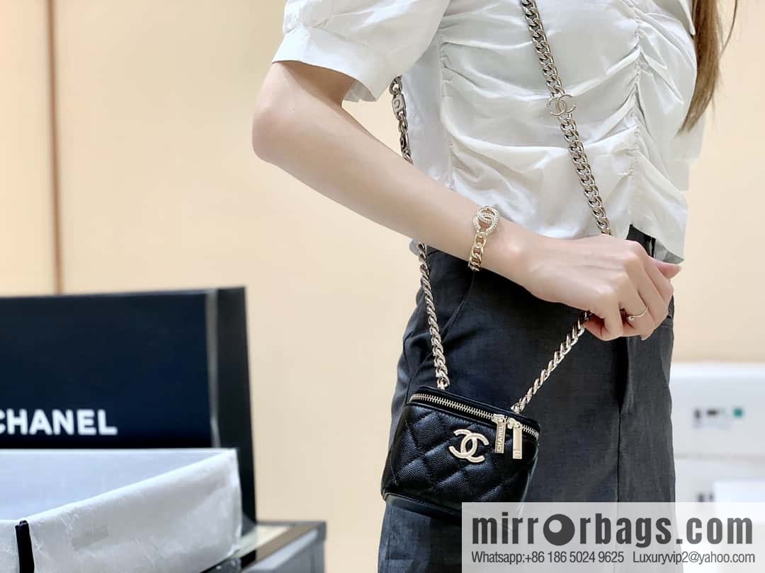 CHANEL 2022cc spring and summer series, enamel buckle lychee leather mouth red envelope AP2718