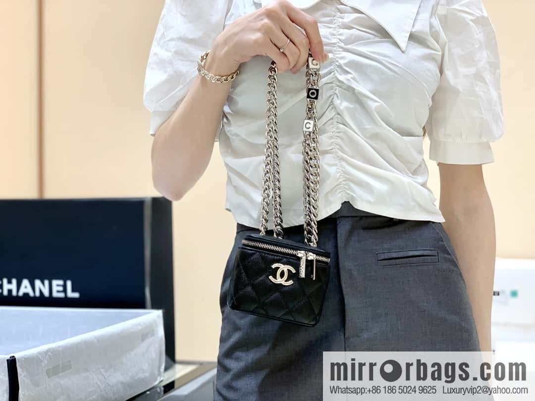 CHANEL 2022cc spring and summer series, enamel buckle lychee leather mouth red envelope AP2718