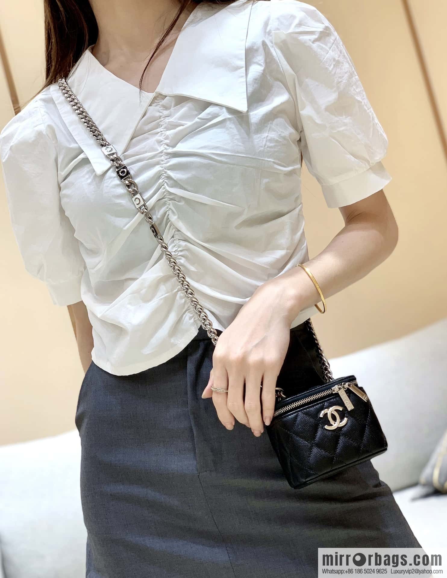 CHANEL 2022cc spring and summer series, enamel buckle lychee leather mouth red envelope AP2718