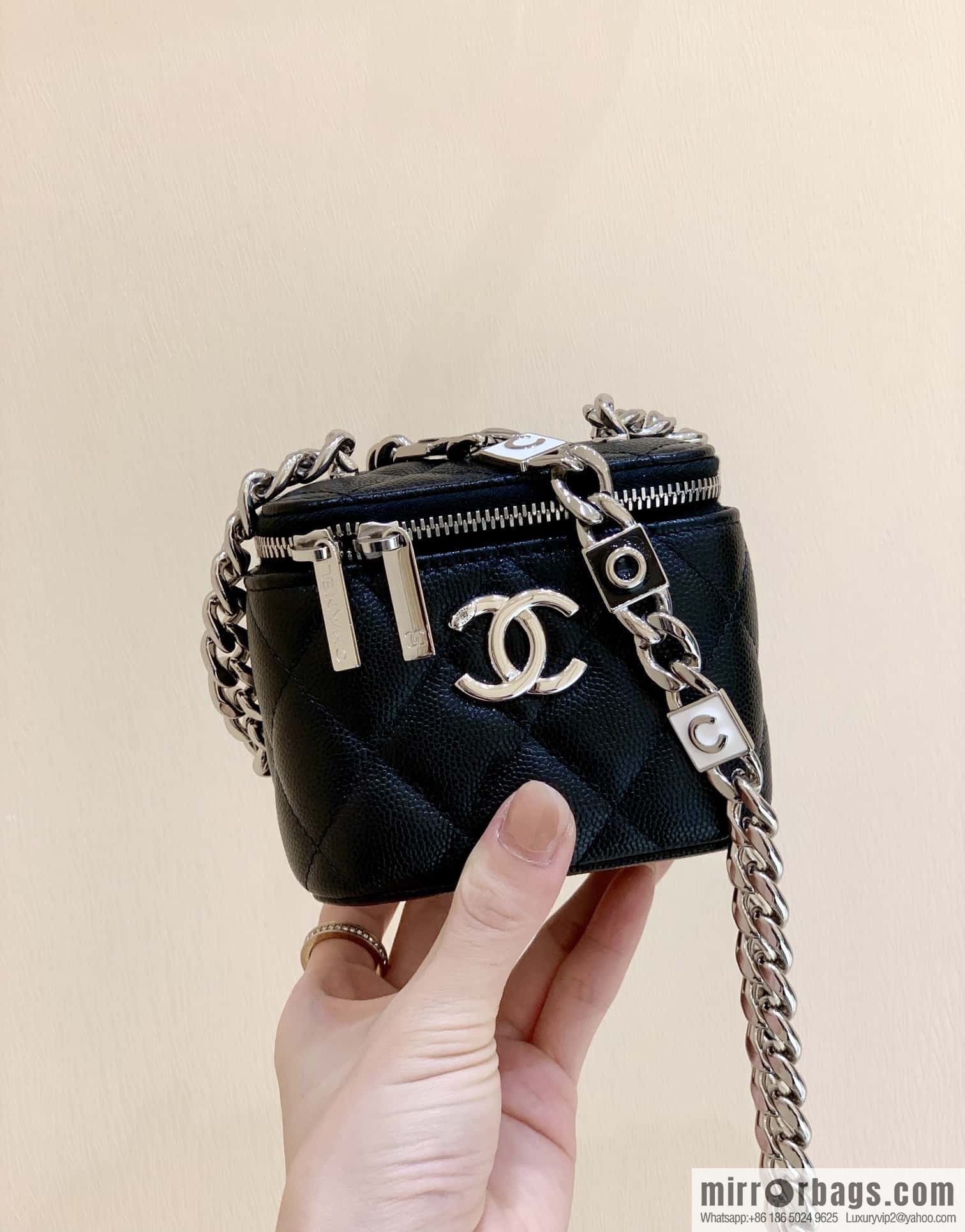 CHANEL 2022cc spring and summer series, enamel buckle lychee leather mouth red envelope AP2718