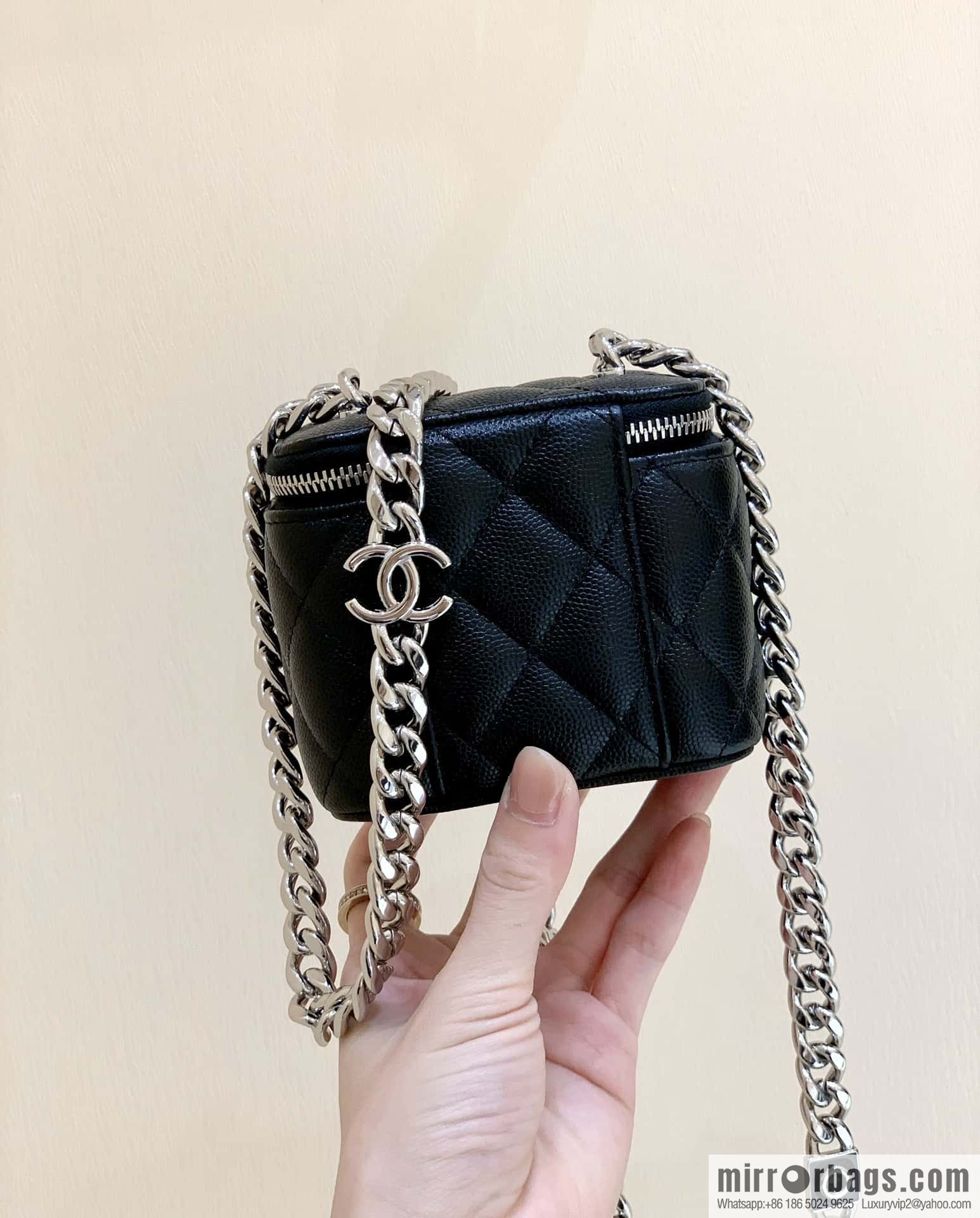 CHANEL 2022cc spring and summer series, enamel buckle lychee leather mouth red envelope AP2718