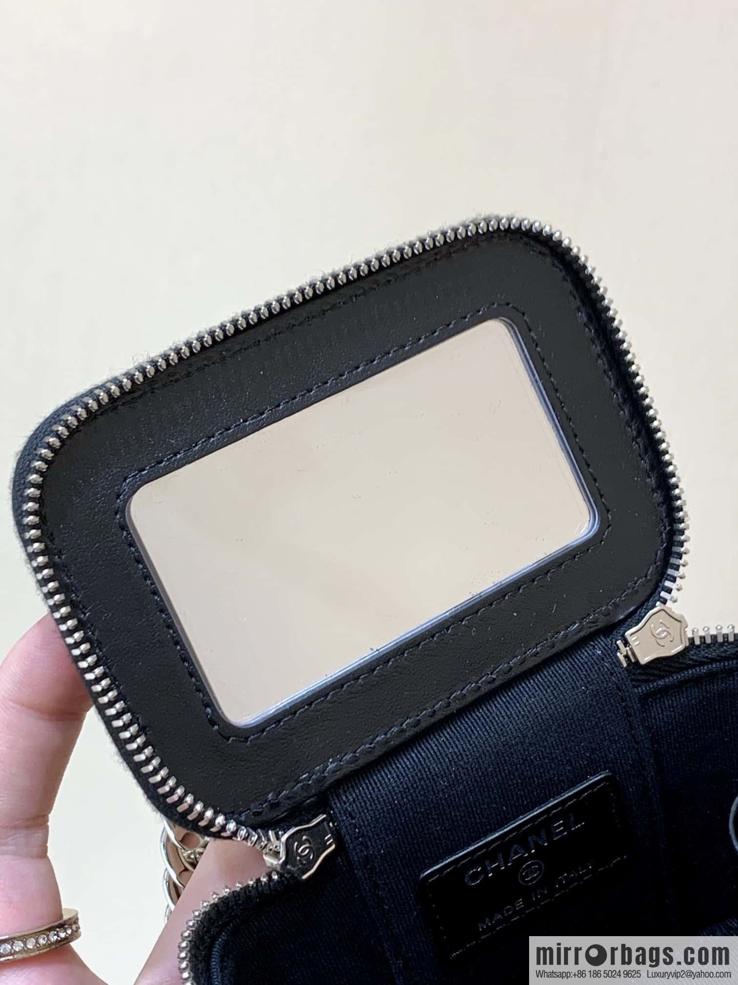 CHANEL 2022cc spring and summer series, enamel buckle lychee leather mouth red envelope AP2718