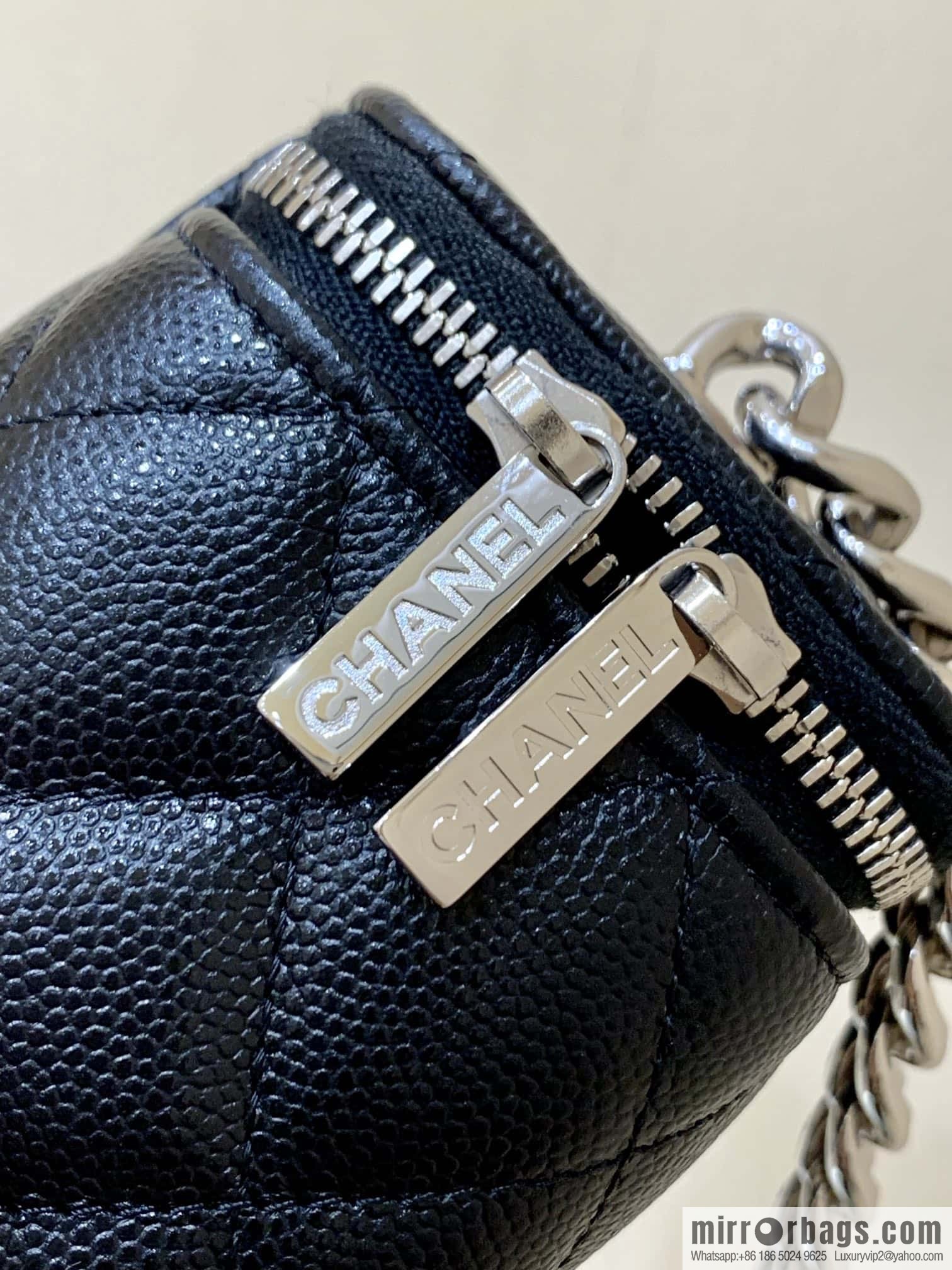 CHANEL 2022cc spring and summer series, enamel buckle lychee leather mouth red envelope AP2718