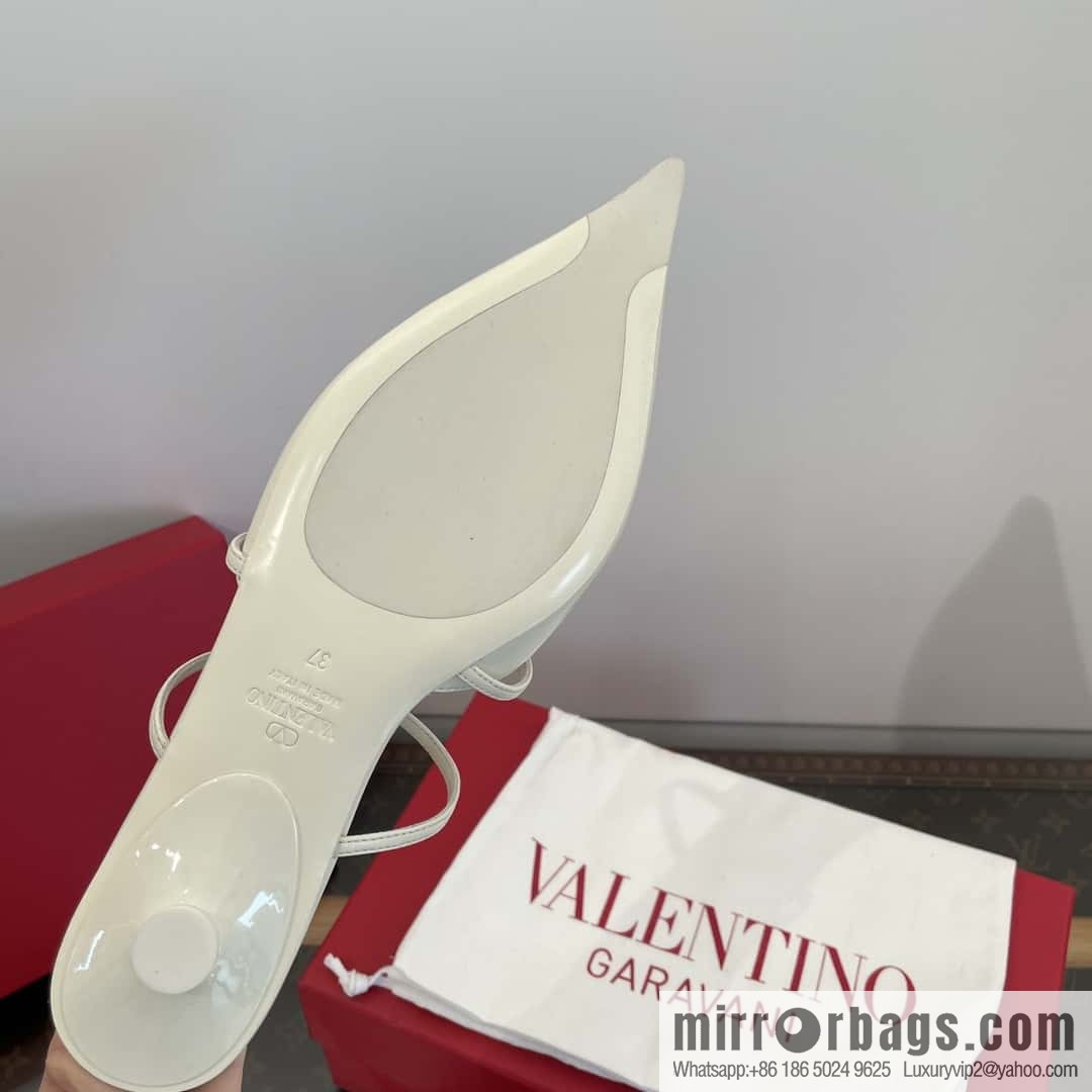 𝐕𝐚𝐥𝐞𝐧𝐭𝐢𝐧𝐨 Warren Newest pointy straps, kitten heels, muller sandals, slippers