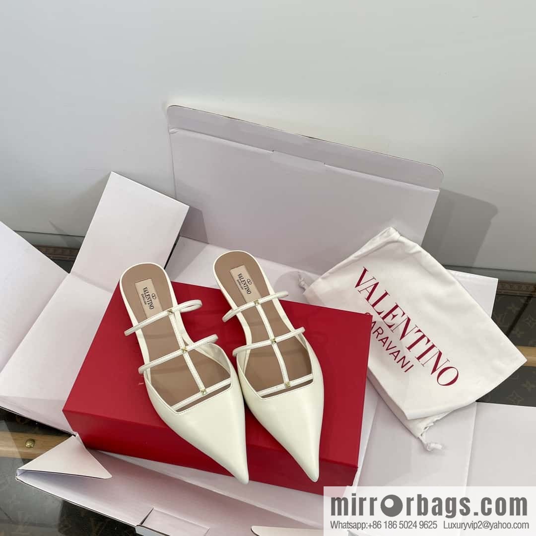 𝐕𝐚𝐥𝐞𝐧𝐭𝐢𝐧𝐨 Warren Newest pointy straps, kitten heels, muller sandals, slippers