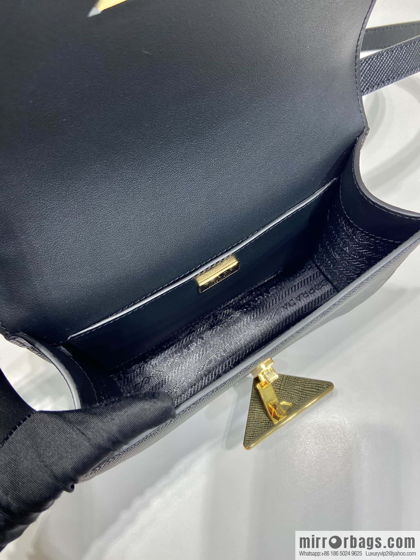 PRADA 🎉 new triangle diamond stewardess bag 🎉 1BD320 upgrade board