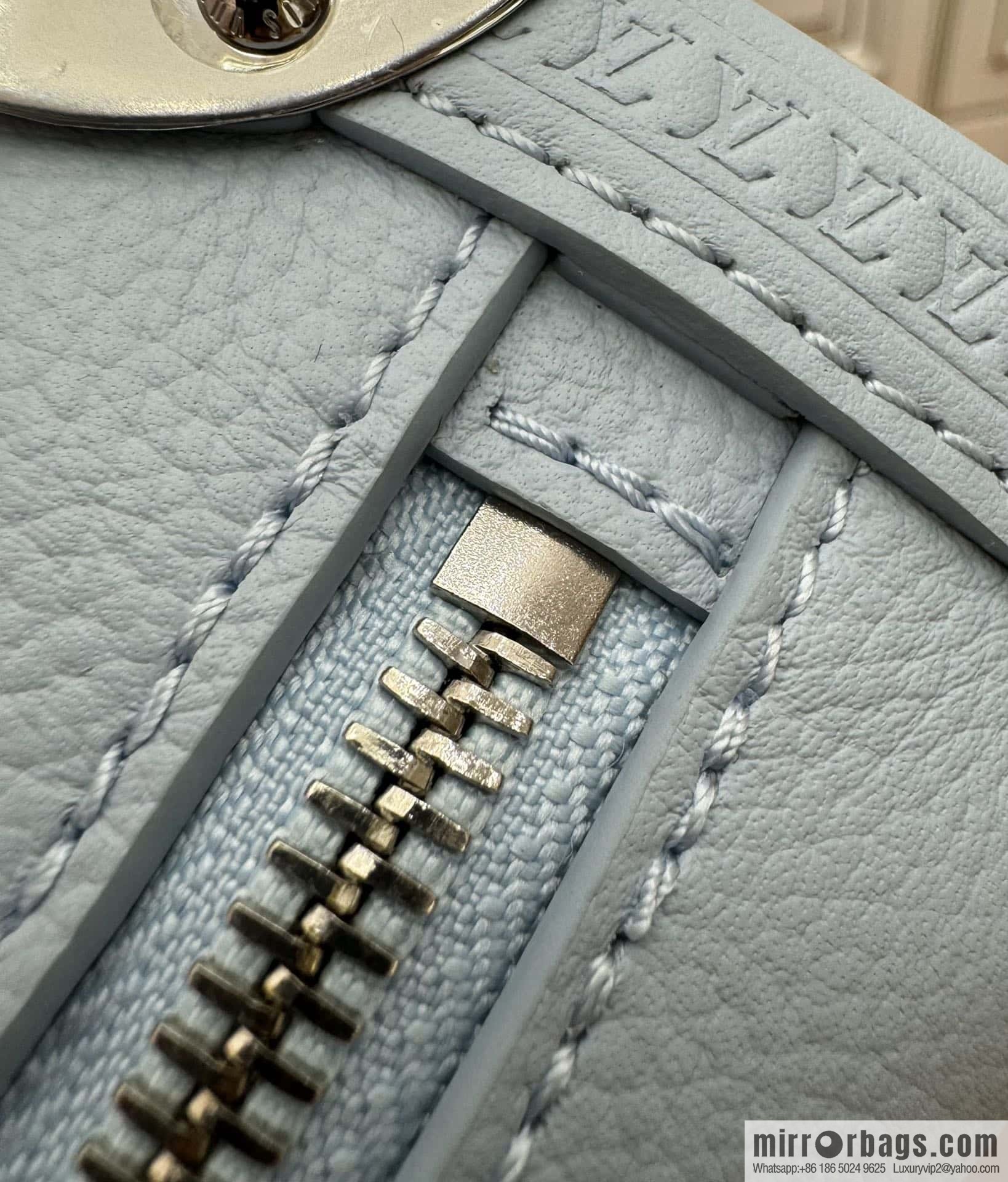 LV M25067 Side Trunk PM