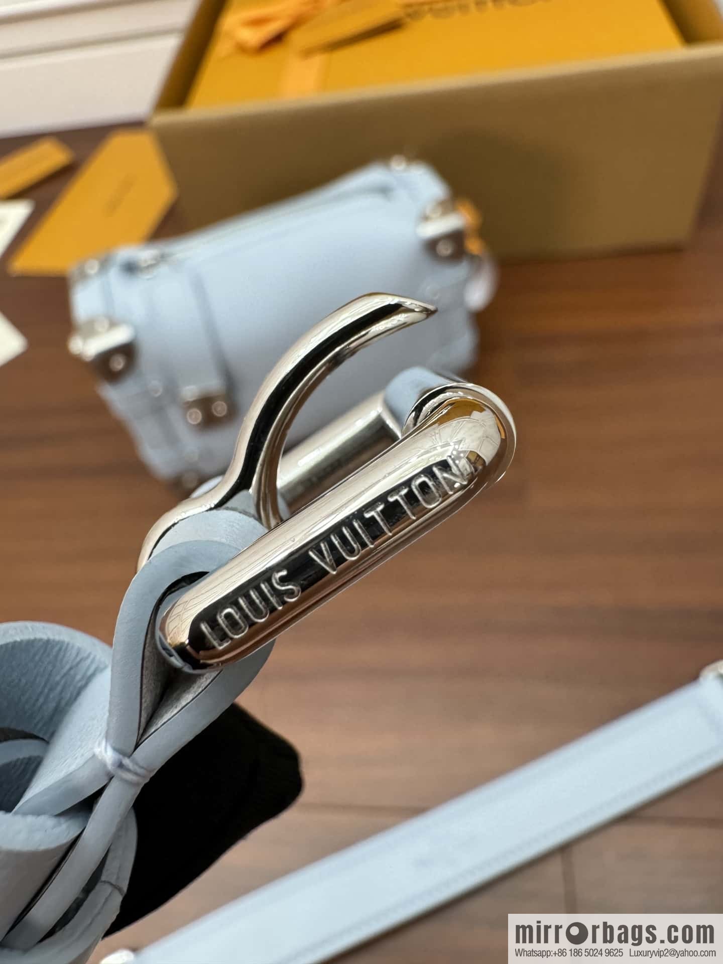 LV M25067 Side Trunk PM
