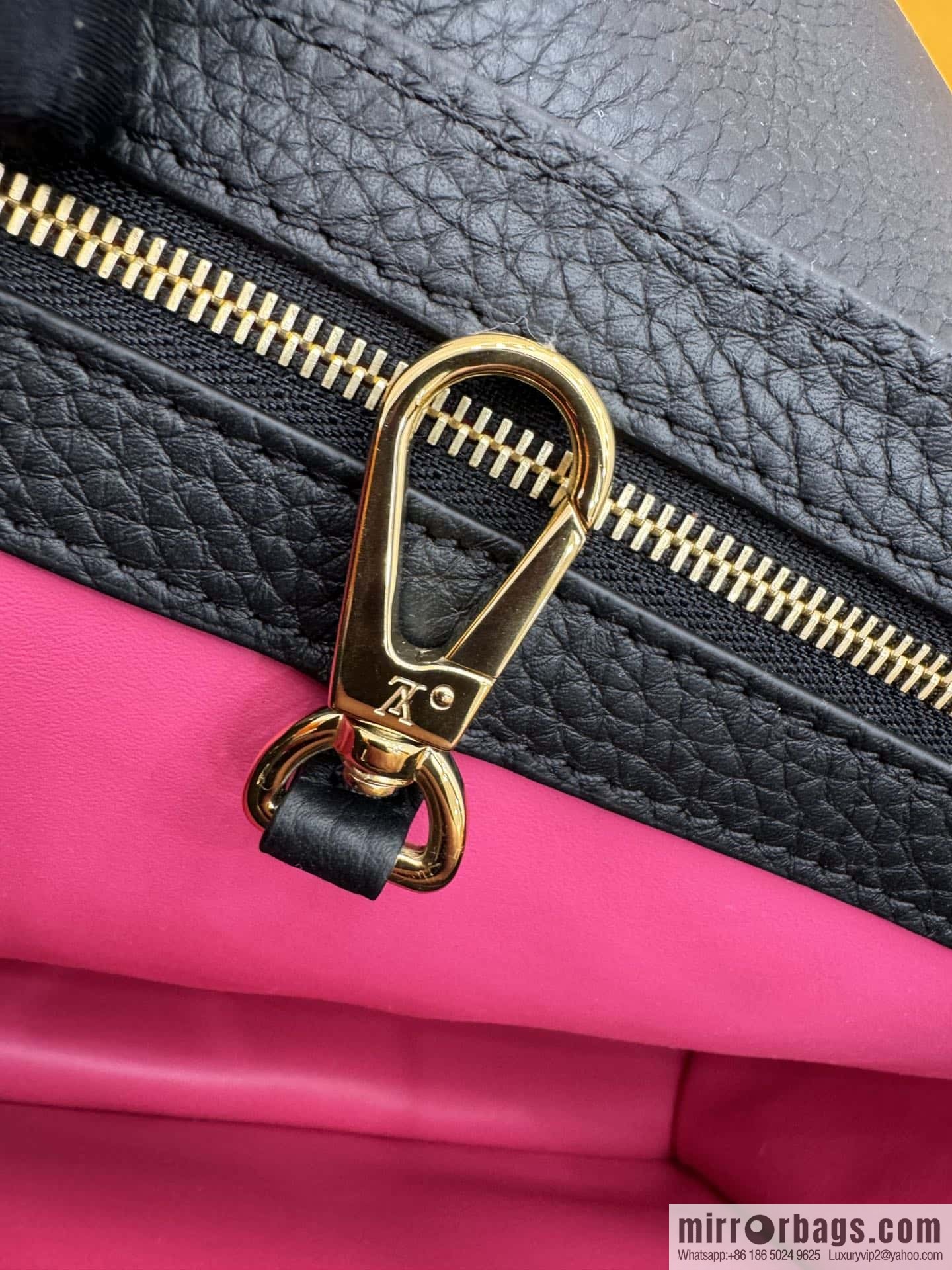 LV M42259 Capucines medium handbag