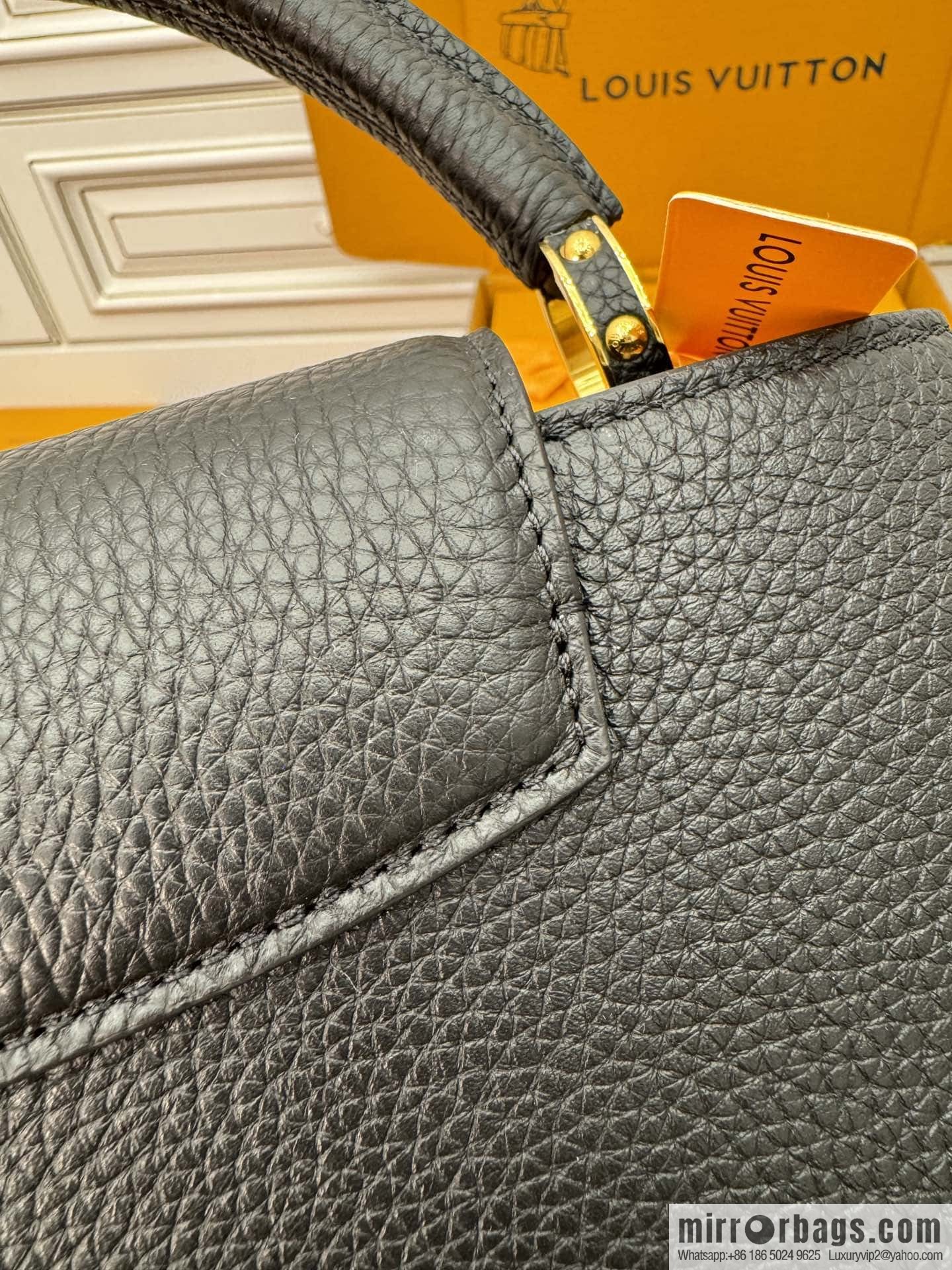 LV M42259 Capucines medium handbag