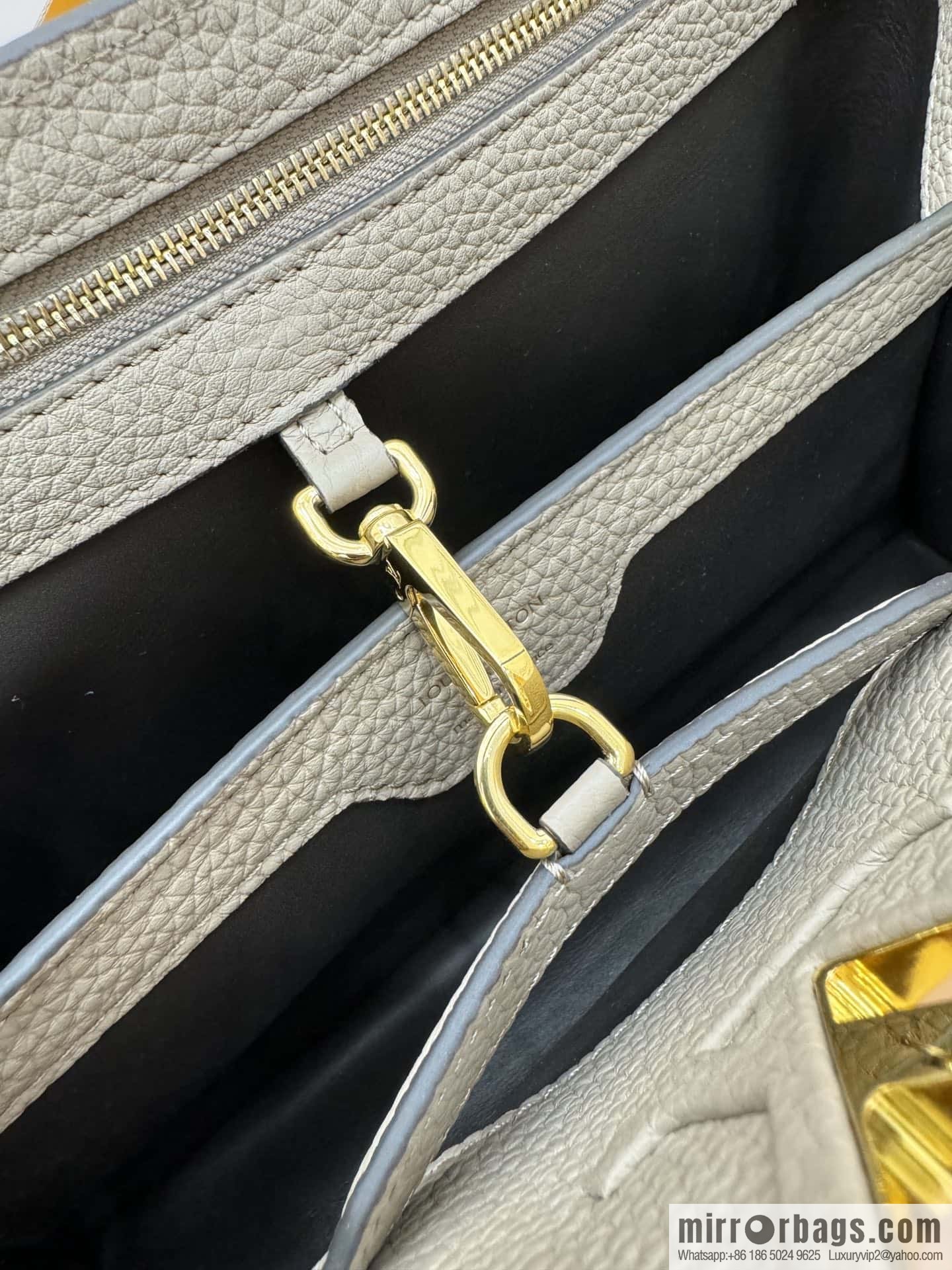 LV M42253 Capucines medium handbag