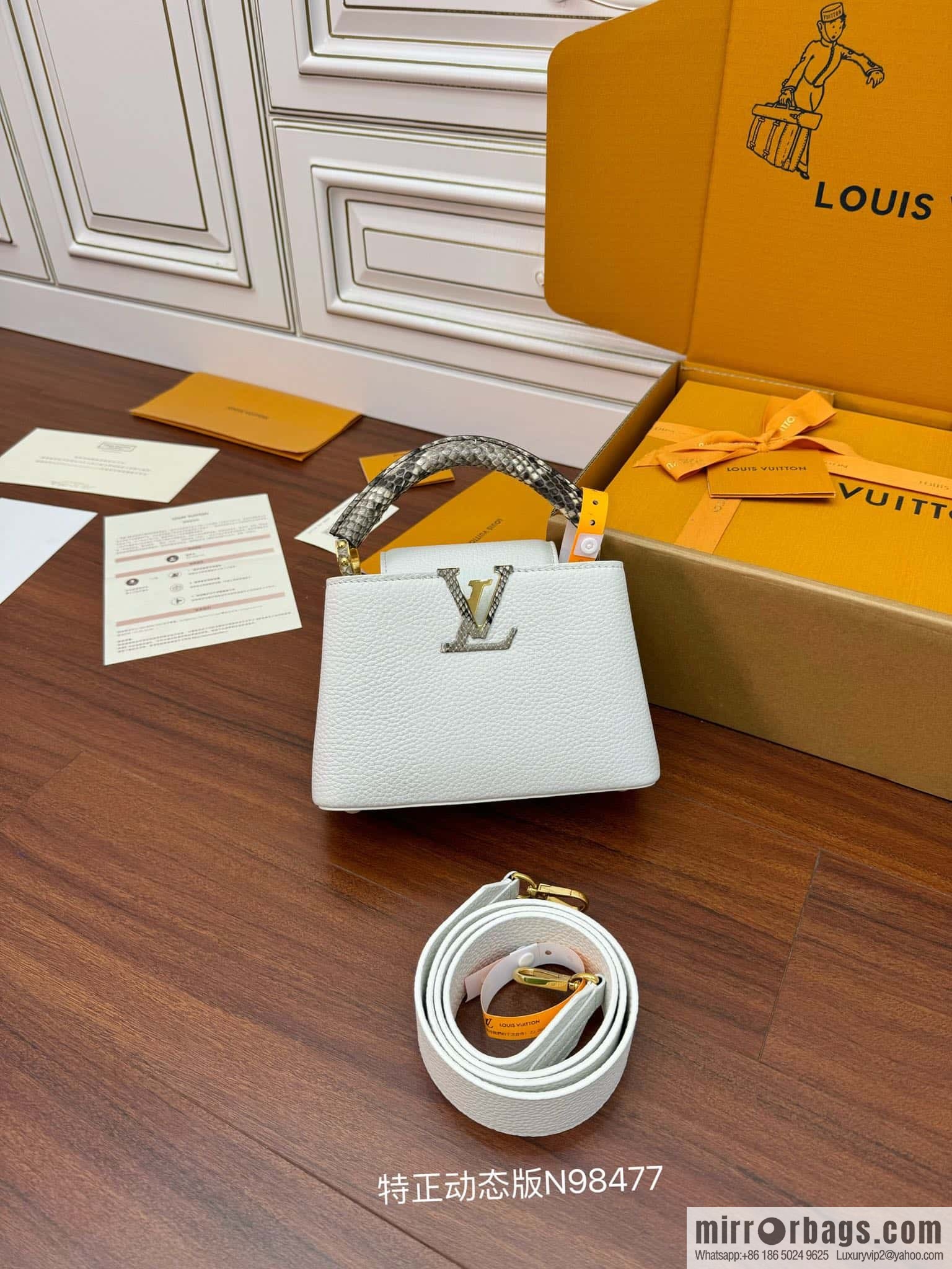 LV N98477 Capucines mini handbag