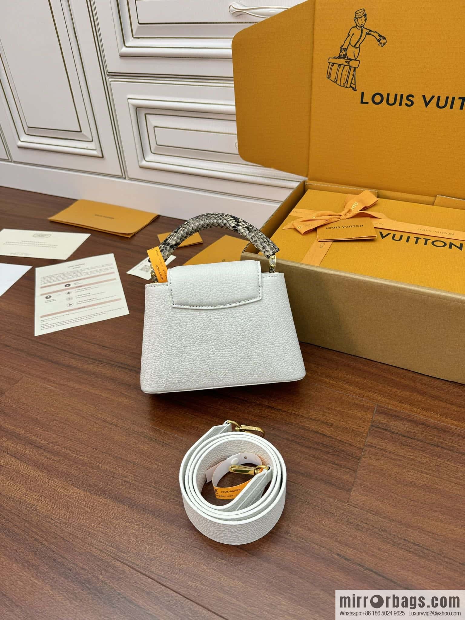 LV N98477 Capucines mini handbag