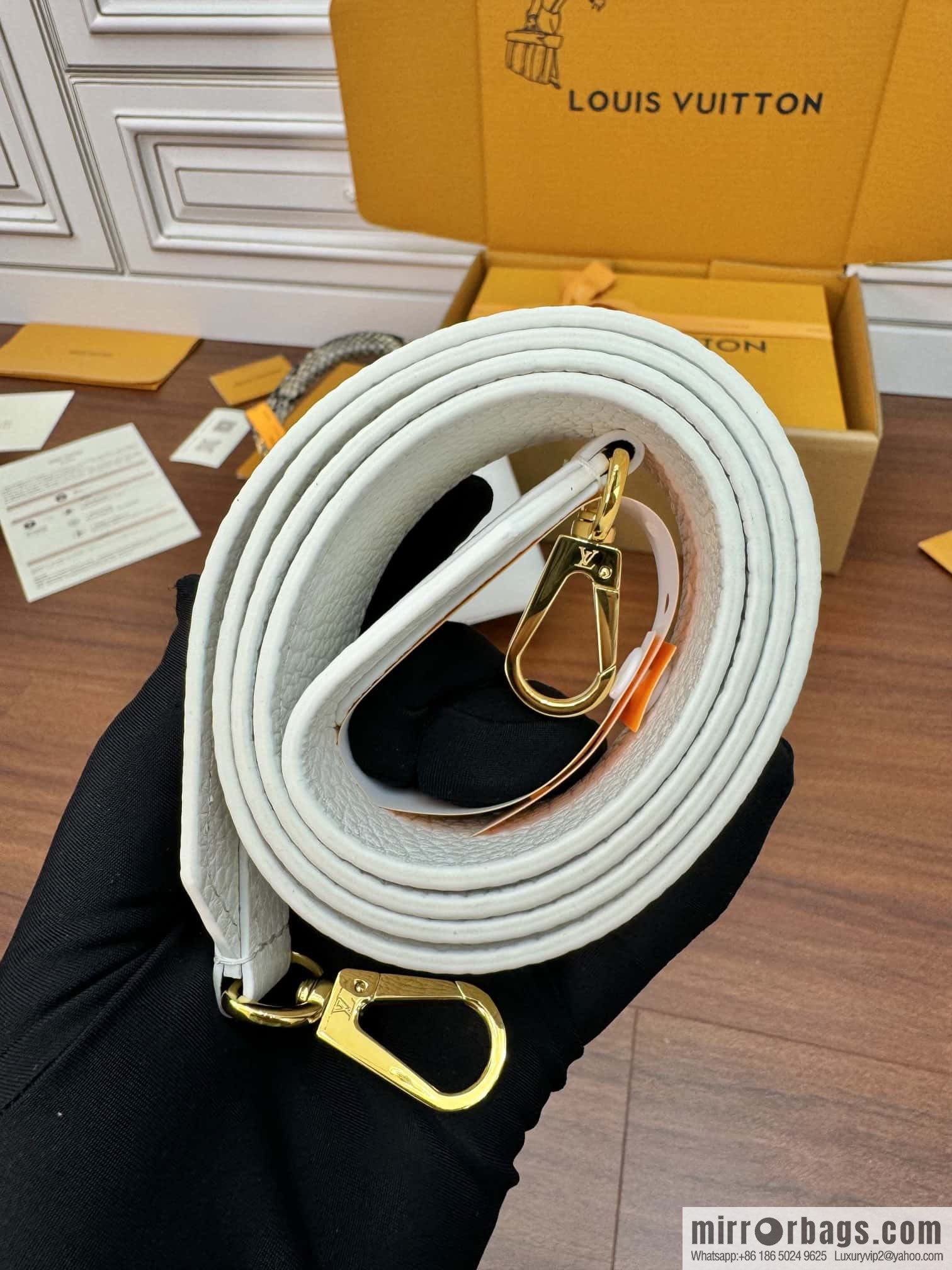 LV N98477 Capucines mini handbag