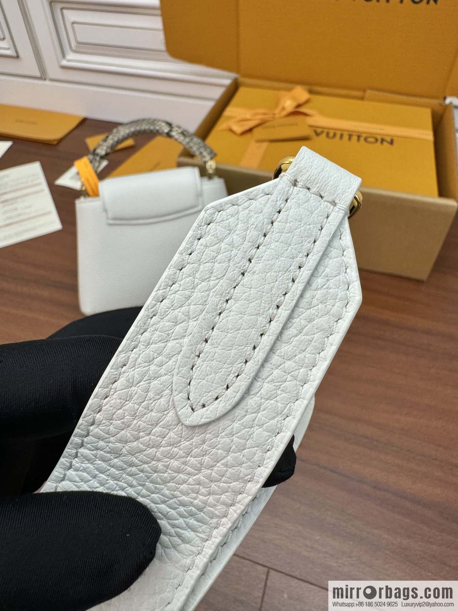 LV N98477 Capucines mini handbag