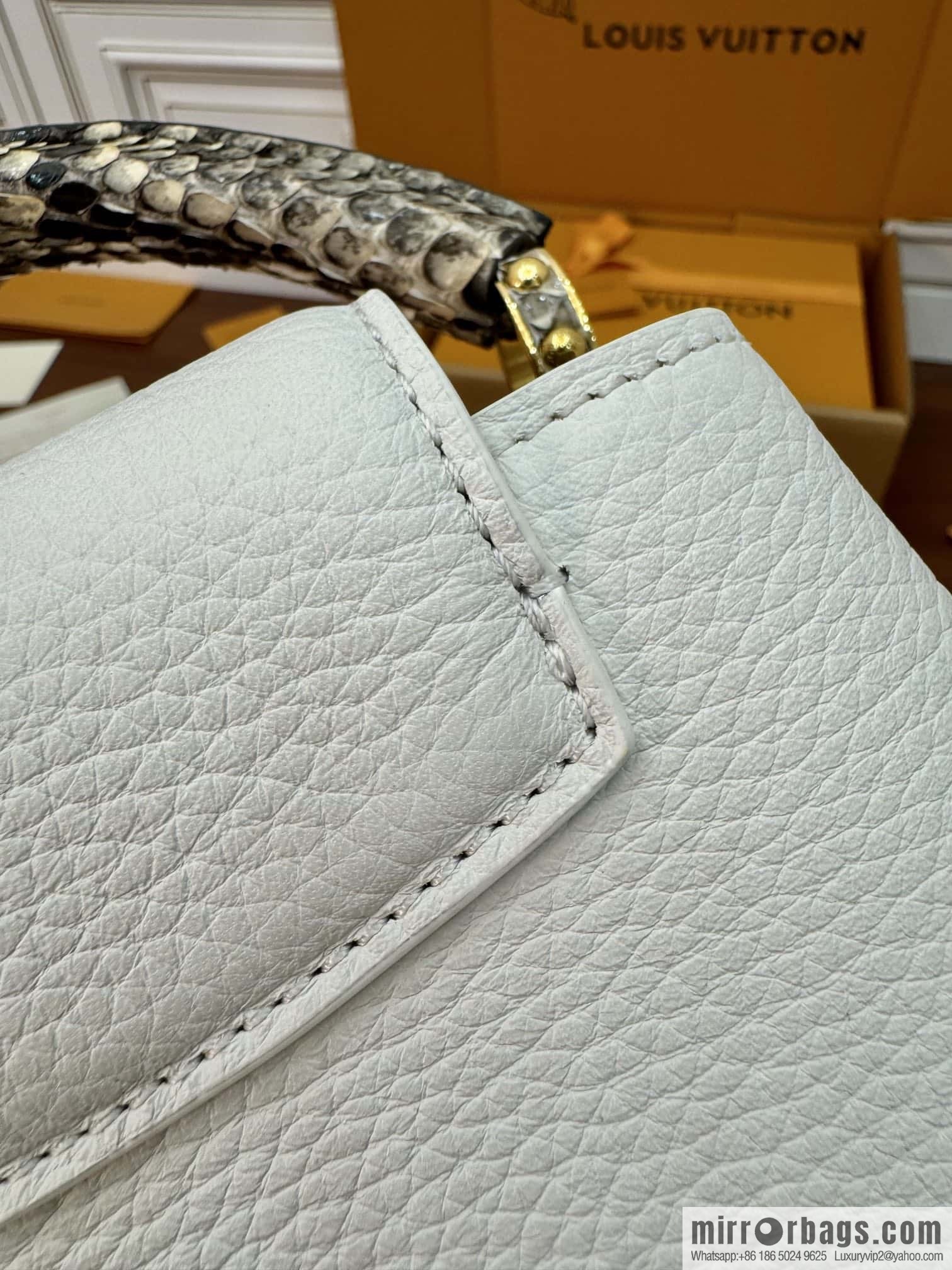 LV N98477 Capucines mini handbag