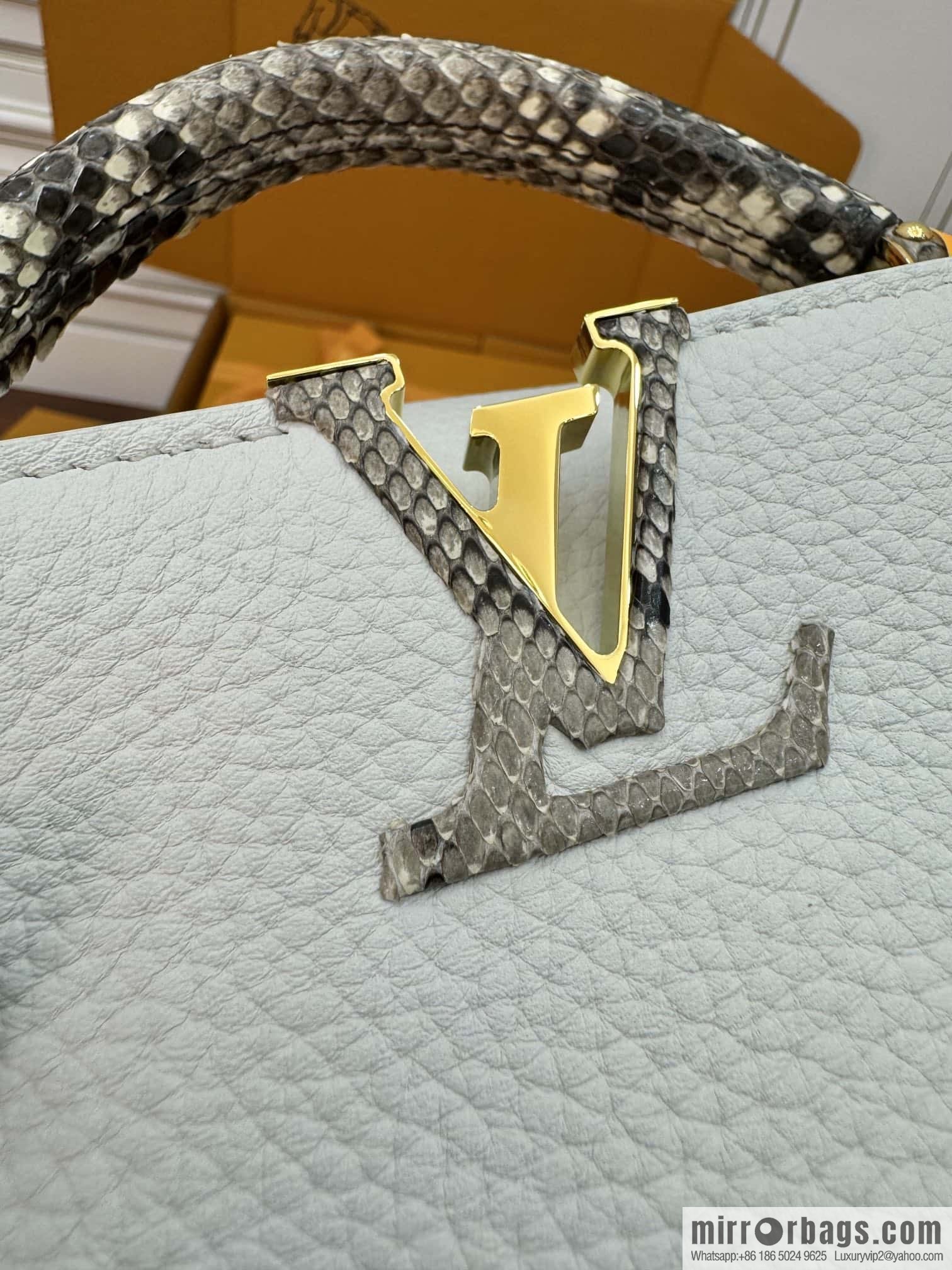LV N98477 Capucines mini handbag