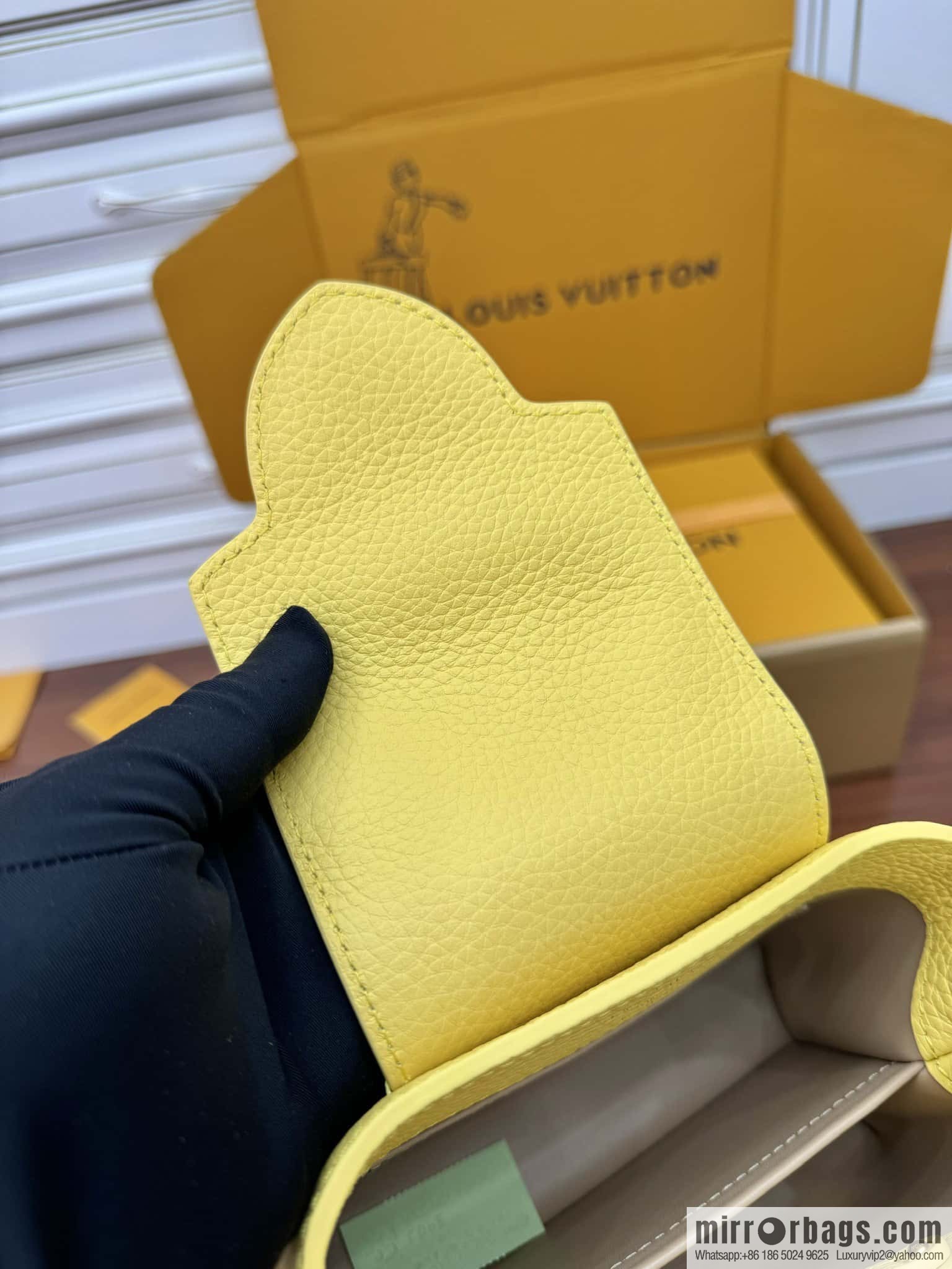 LV M21798 Capucines Mini Bag
