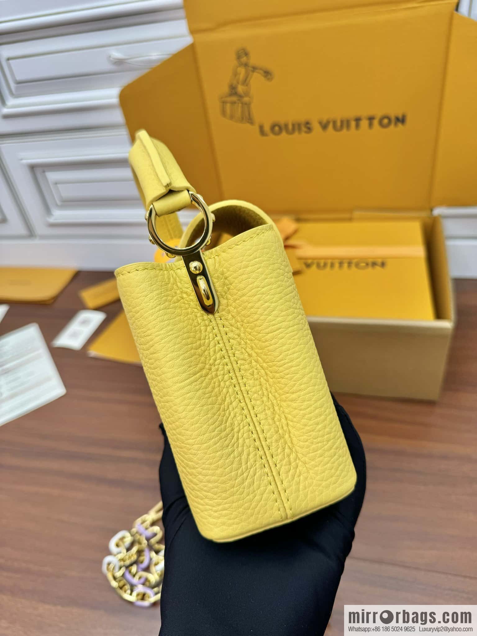 LV M21798 Capucines Mini Bag