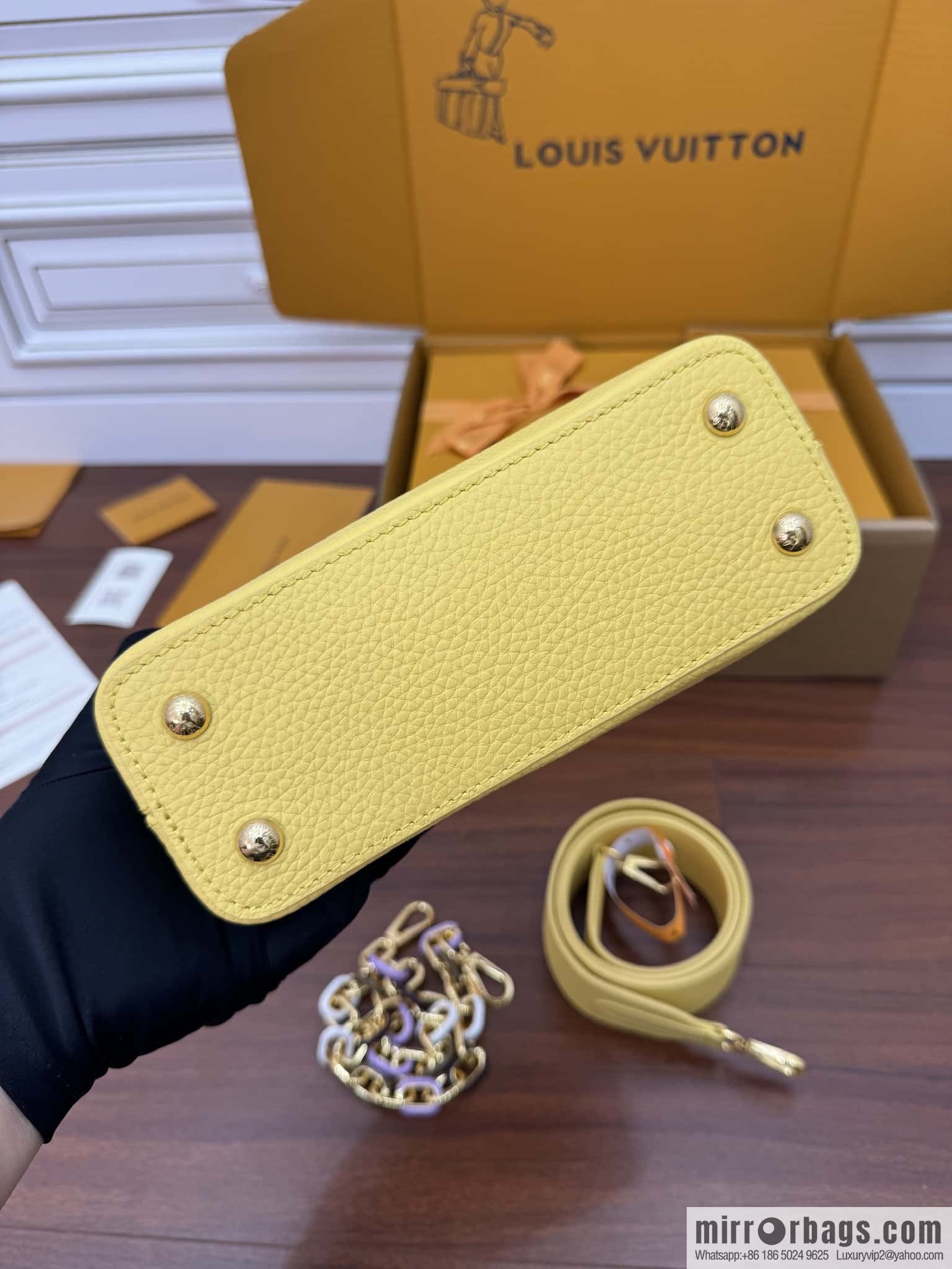 LV M21798 Capucines Mini Bag
